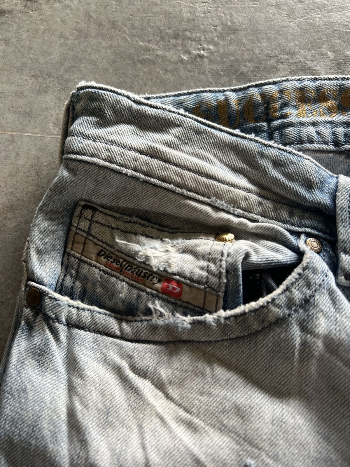 Diesel distressed diesel industry denim splatter bleach sick washed Size US 33 - 9 Thumbnail