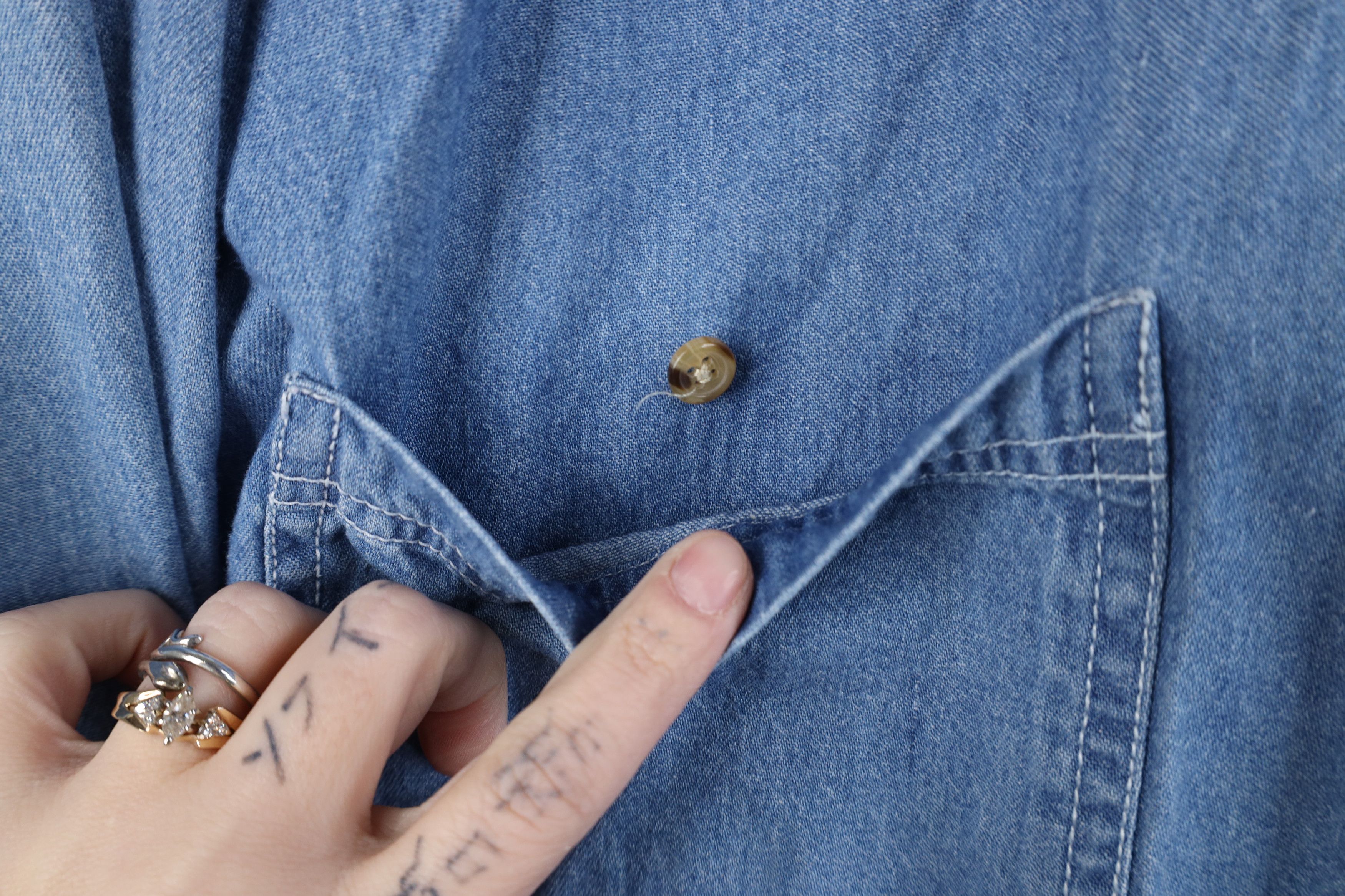 Vintage Vintage 90s Streetwear Band Collared Denim Jean Button Shirt Size US L / EU 52-54 / 3 - 6 Thumbnail