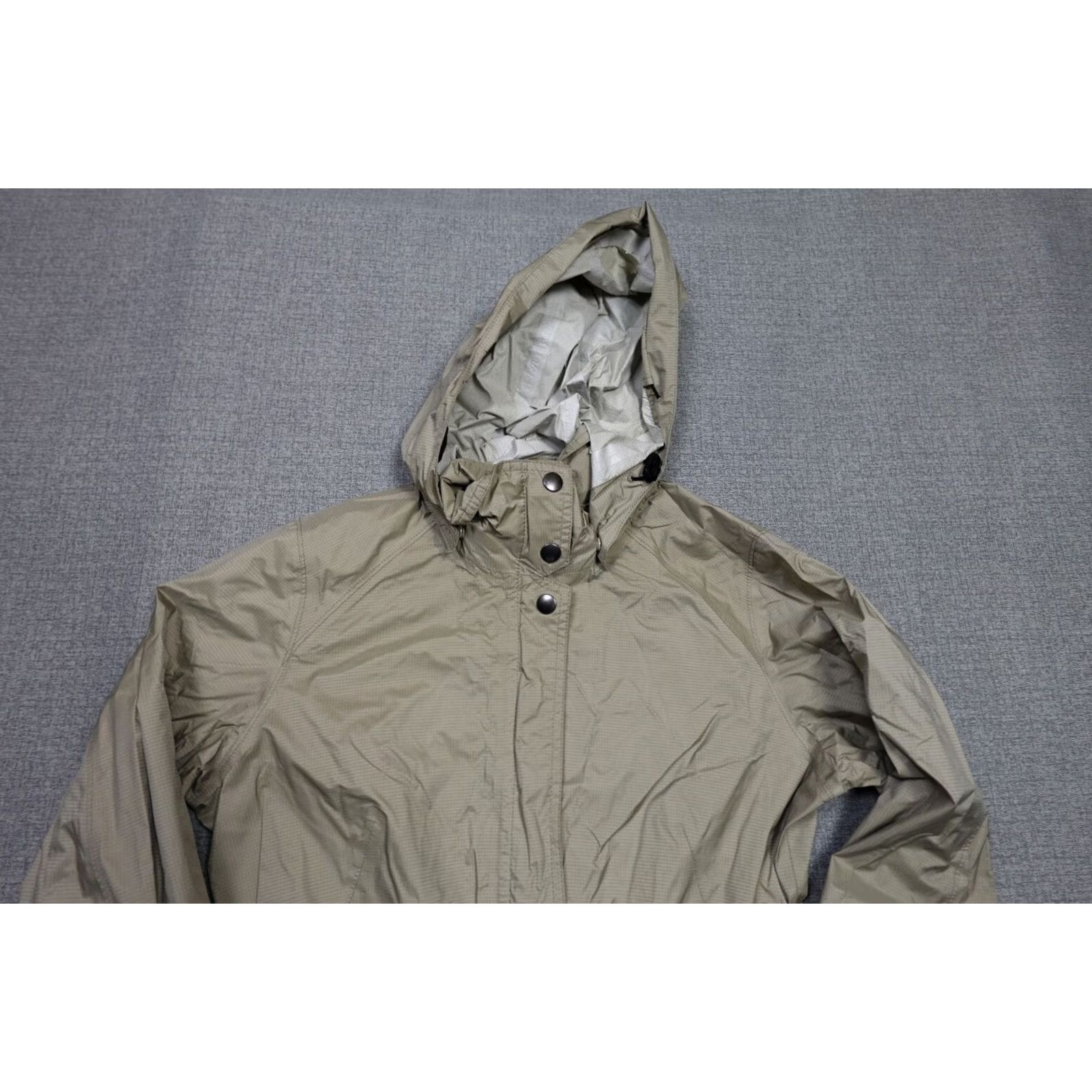 Patagonia Patagonia Jacket Women S Beige Windbreaker Hooded Lightweight Size S / US 4 / IT 40 - 2 Thumbnail
