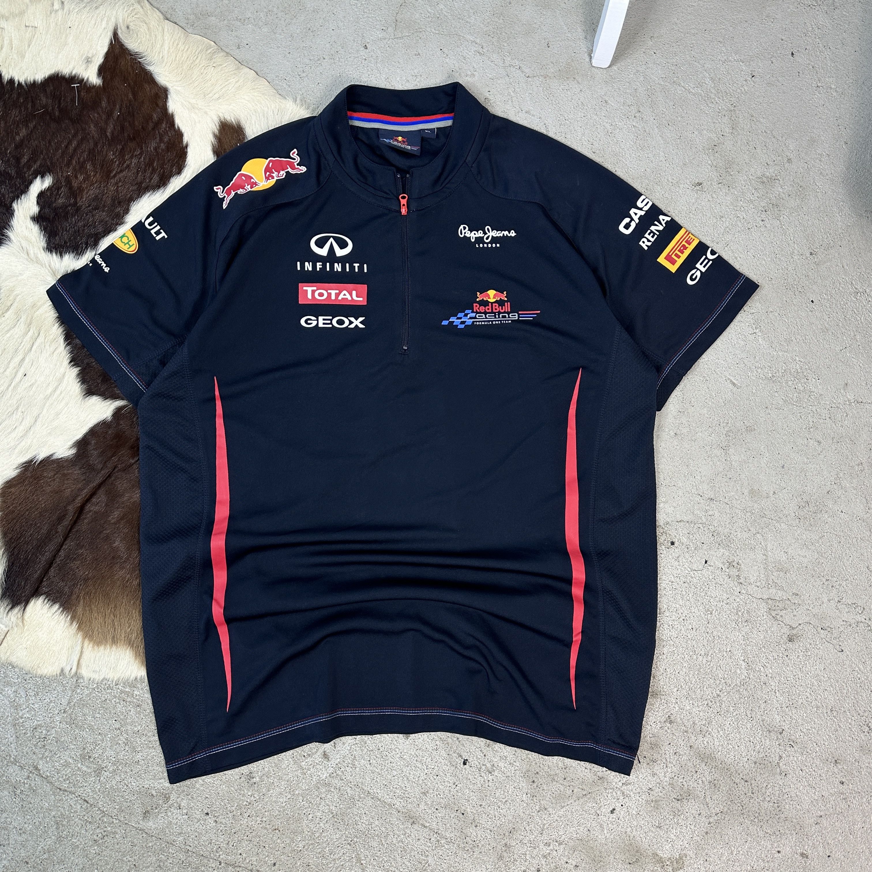 Red Bull × Vintage Red Bull F1 Racing T-shirt Size US XL / EU 56 / 4 - 1 Thumbnail