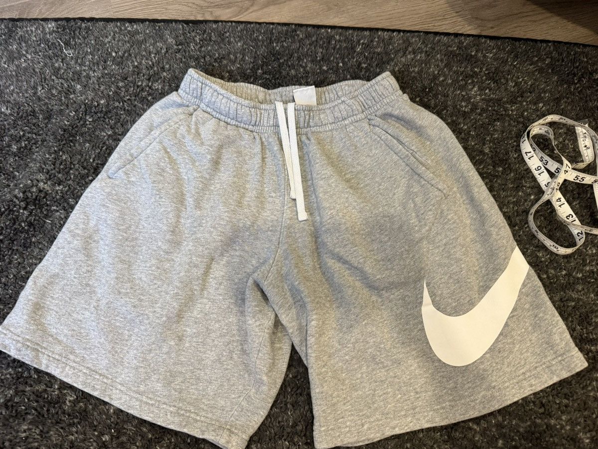 Nike Nike swoosh shorts Size US 30 / EU 46 - 1 Thumbnail