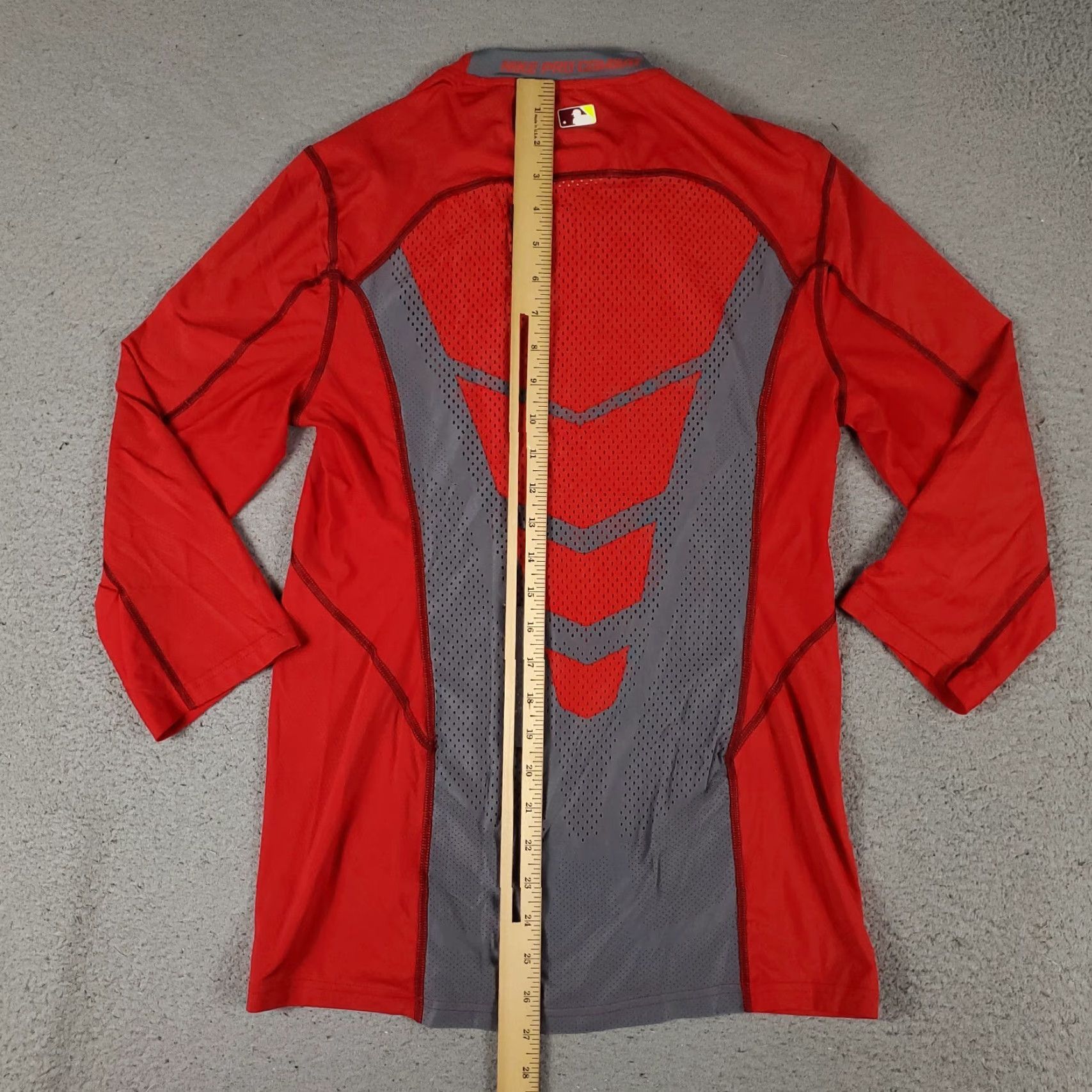 Nike Nike T Shirt Mens Size Small Red Pro Combat Swoosh Training Active Long Sleeve Size US S / EU 44-46 / 1 - 4 Thumbnail