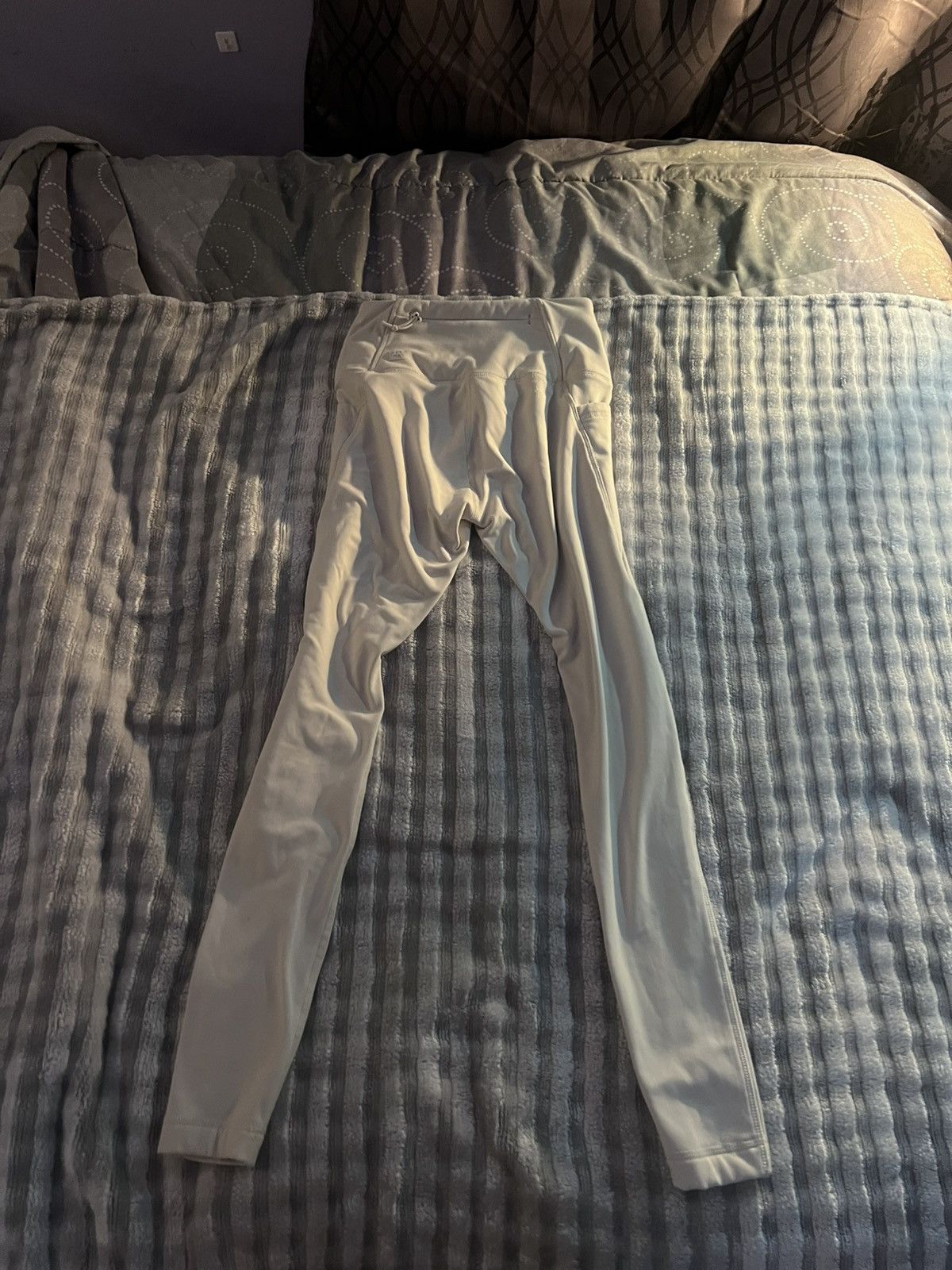 Avalanche White Avalanche Leggings with back zipper pocket Size 25" / US 0 / IT 36 - 2 Thumbnail