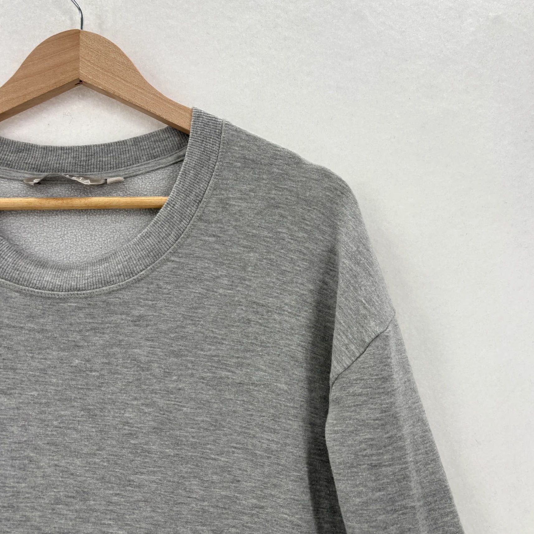 Athleta Athleta Sweatshirt Womens Small Gray Fleece Pullover Crew Neck Thumbholes Luxe Coaster? Size S / US 4 / IT 40 - 2 Thumbnail