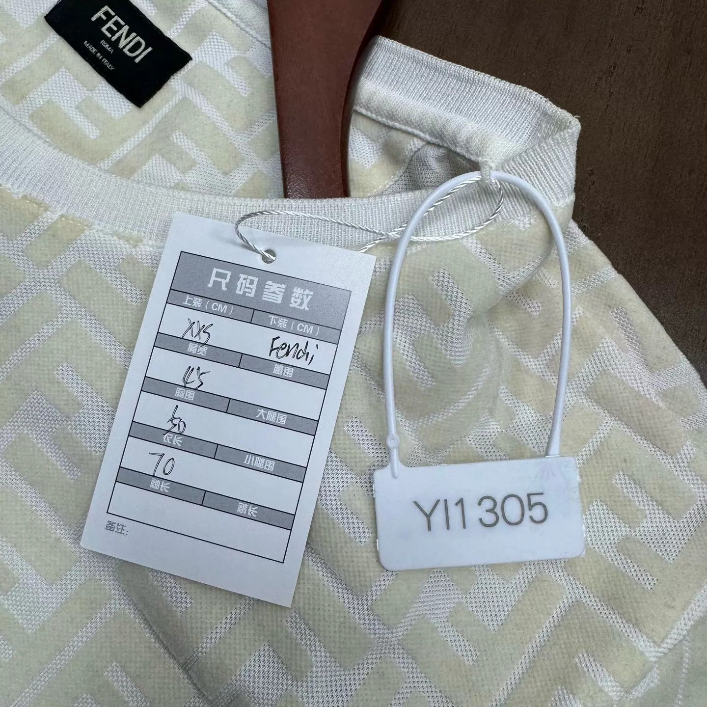 Fendi Fendi flocked all over cream SS XXS minor stain Size US XXS / EU 40 - 7 Thumbnail