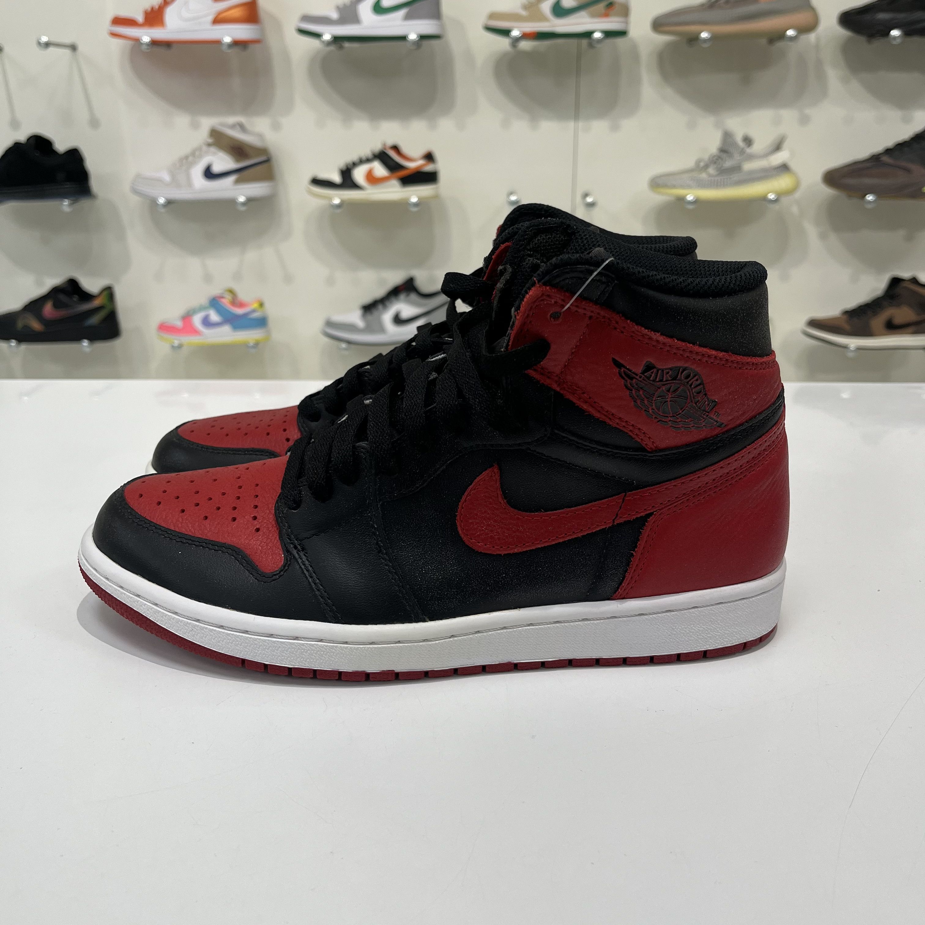 Nike Air Jordan 1 Retro High Bred Banned 2016 Size US 10 / EU 43 - 2 Thumbnail