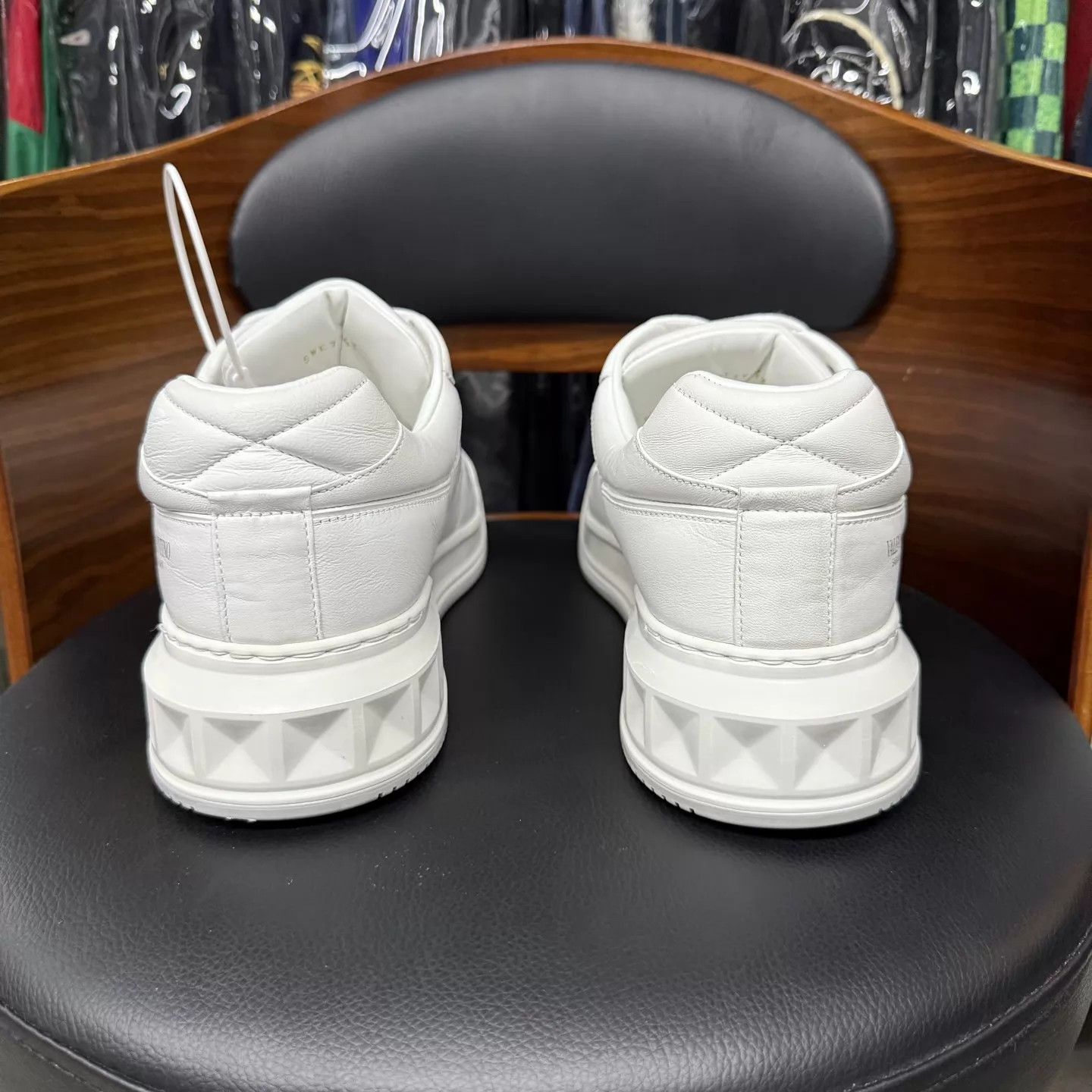 Valentino Valentino One Stud GARAVANI White 43 Gently Used Size US 10 / EU 43 - 3 Thumbnail