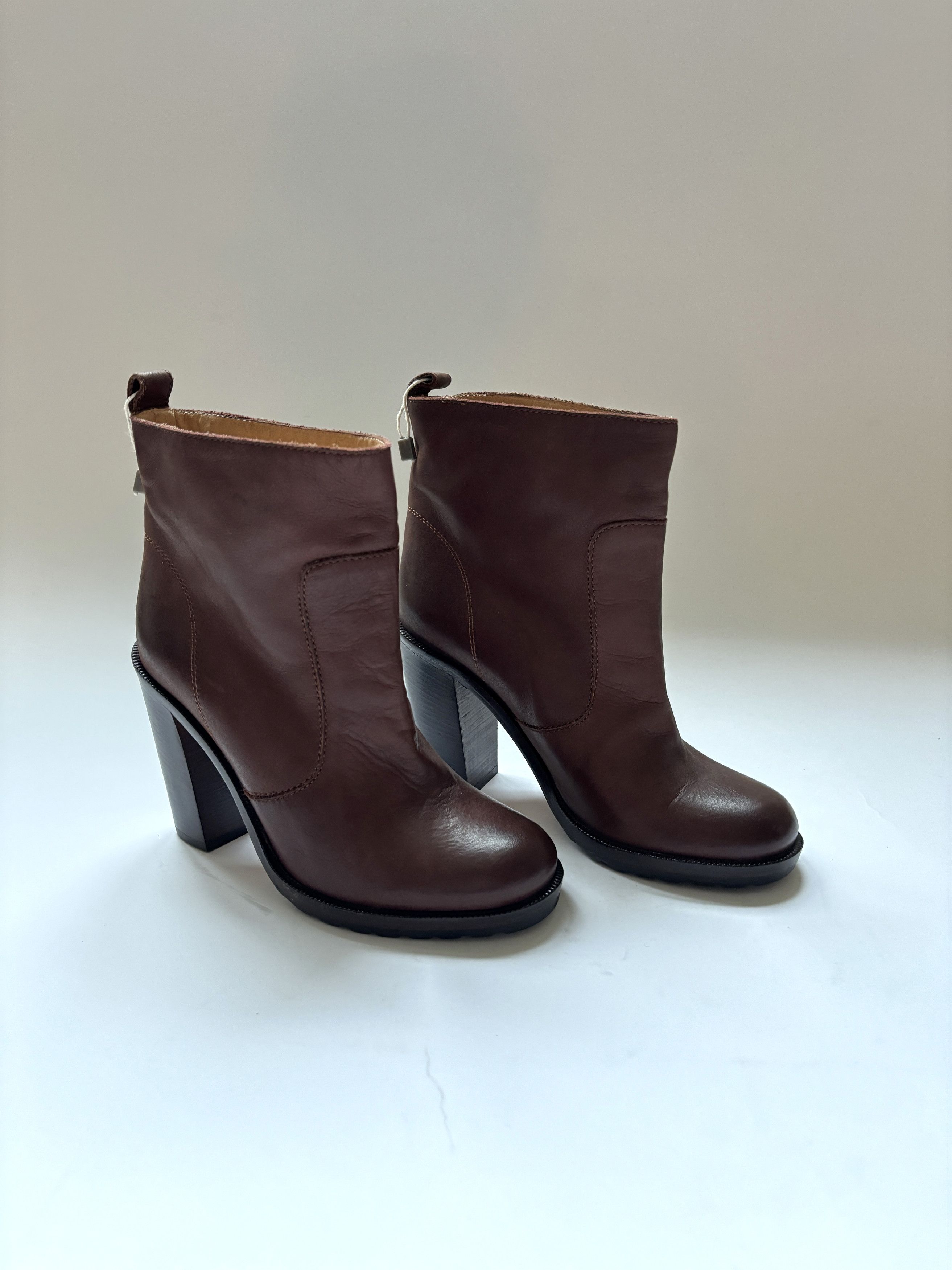 Maison Margiela ⚡️QUICK SALE⚡️Margiela Ankle Boots Extendable to High Boots Size US 5 / IT 35 - 2 Thumbnail