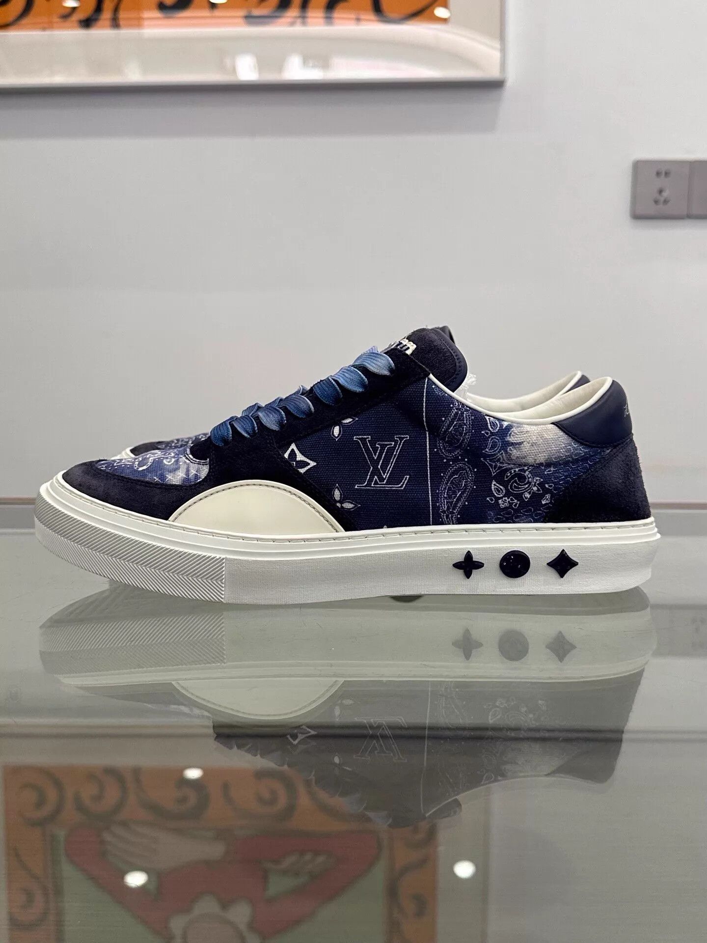 Louis Vuitton LV Ollie Monogram Colorblock Sneaker Men's Uk8.5=EU42.5 Size US 9.5 / EU 42-43 - 4 Thumbnail