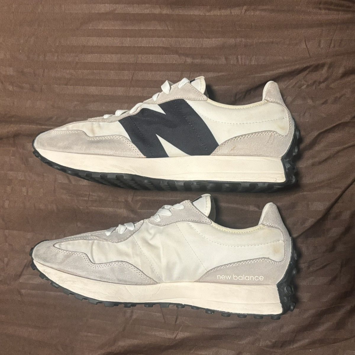 New Balance Men's New Balance 327 Sea Salt White Black Athletic 11.5 Size US 11.5 / EU 44-45 - 5 Thumbnail