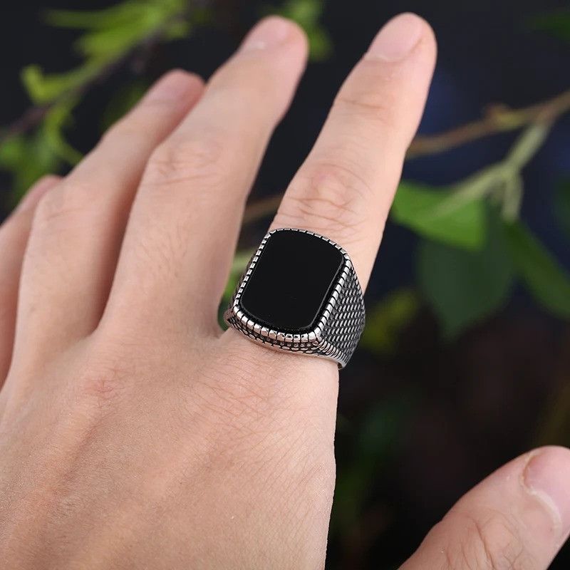 Vintage Onyx Stone Ring Size ONE SIZE - 1 Thumbnail