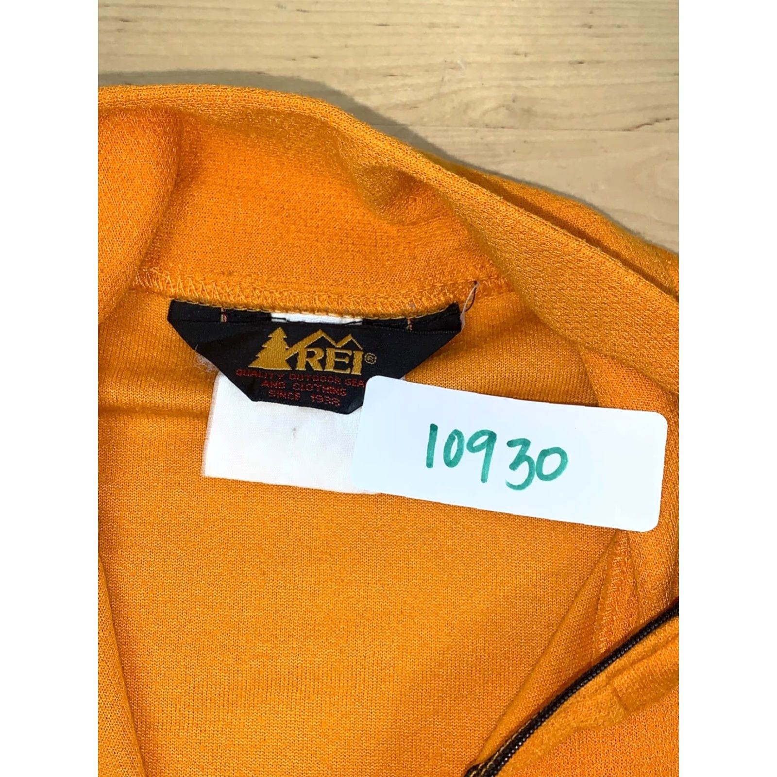 Vintage VINTAGE REI 1/4 Zip Sweatshirt Womens Small Orange Outdoor Lightweight Sweatshirt Pullover Casual Activewear 10930 Mens Womens Girls Boys Size S / US 4 / IT 40 - 2 Thumbnail
