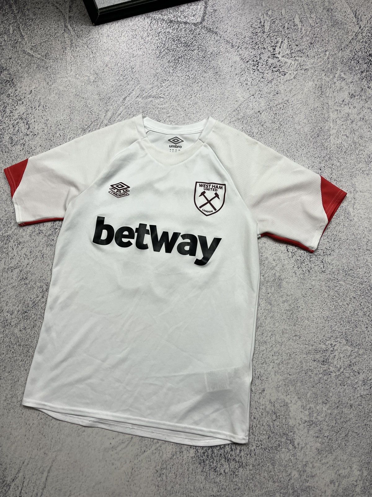 Umbro 2021/22 West Ham Umbro Soccer Training Jersey Football Shirt Size US S / EU 44-46 / 1 - 4 Thumbnail