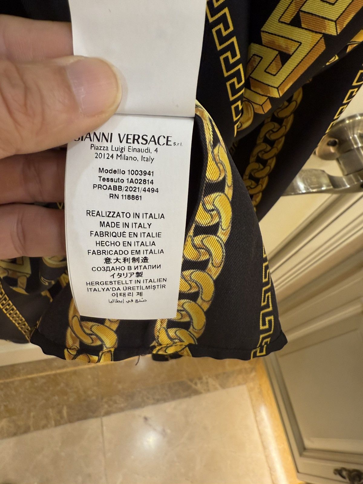 Versace golden chain print shirt size 48 Size US M / EU 48-50 / 2 - 8 Thumbnail