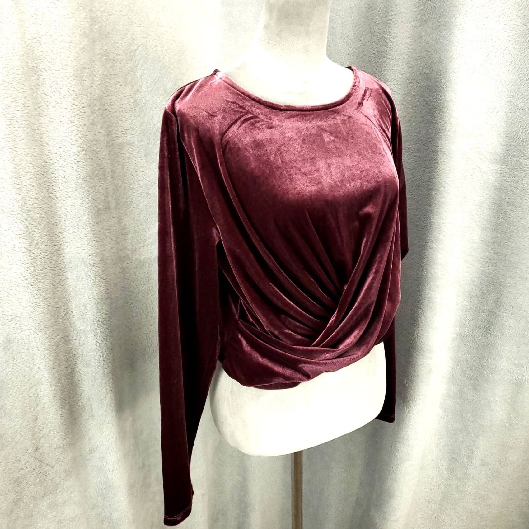 Vintage Womens Velvet Cropped Top Size 18 Rouched Draped Flowy Front Stretch Blouse Eloquii Purple Velvet Regular Womens 18 Cropped Top Size XXL / US 16-18 / IT 52-54 - 2 Thumbnail