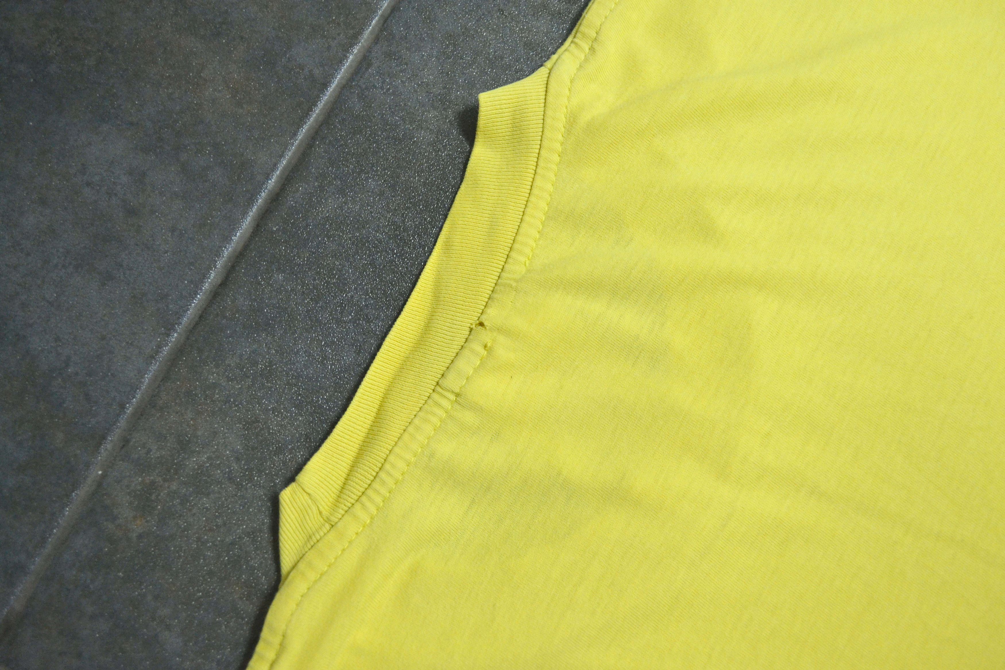 Nike 90s Vintage Nike Big Logo Mid Swoosh Yellow T-Shirt Size US L / EU 52-54 / 3 - 8 Thumbnail