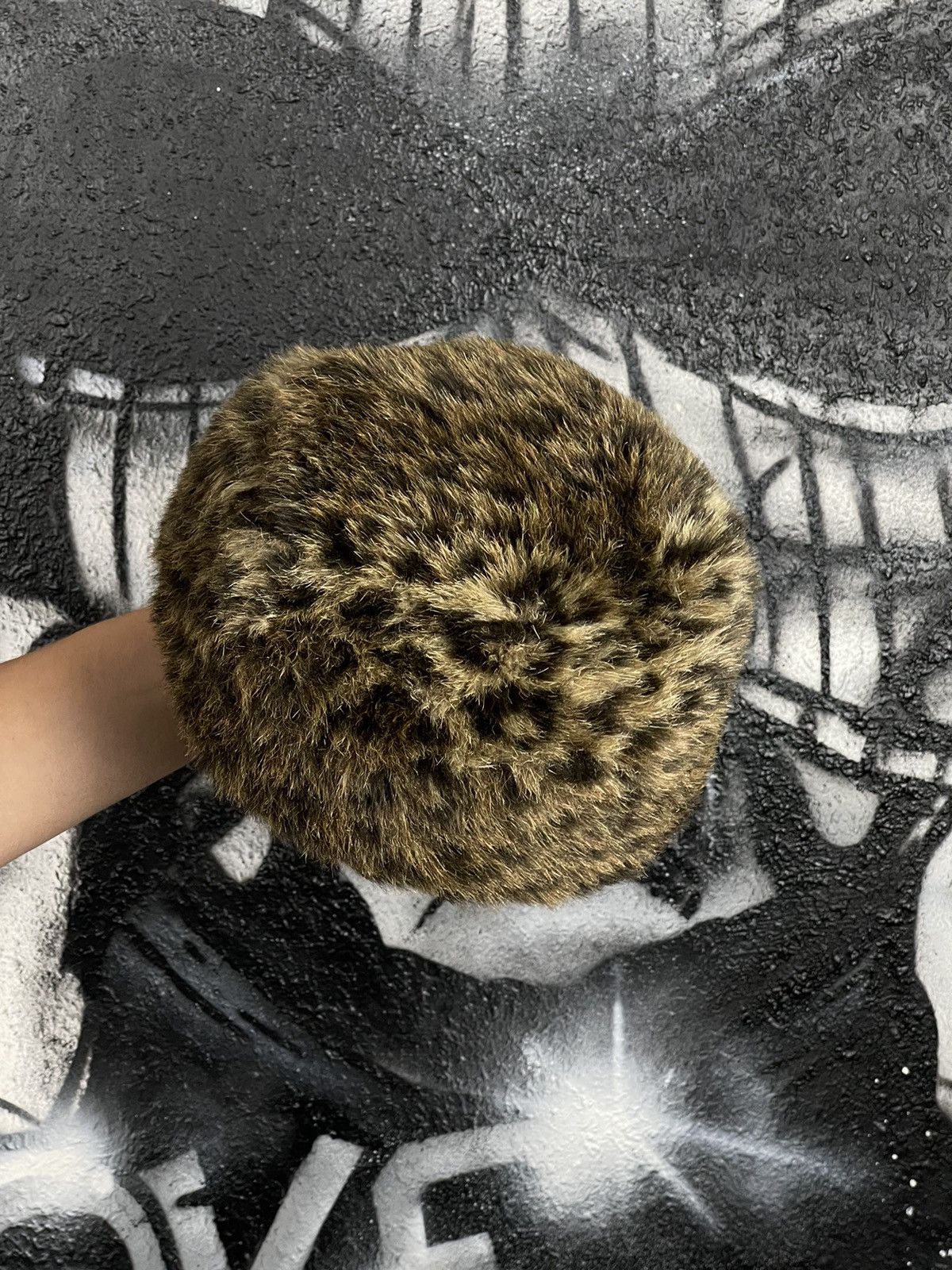 Kangol Kangol Y2K Vintage Leopard Print Faux Fur Hat Size ONE SIZE - 6 Thumbnail