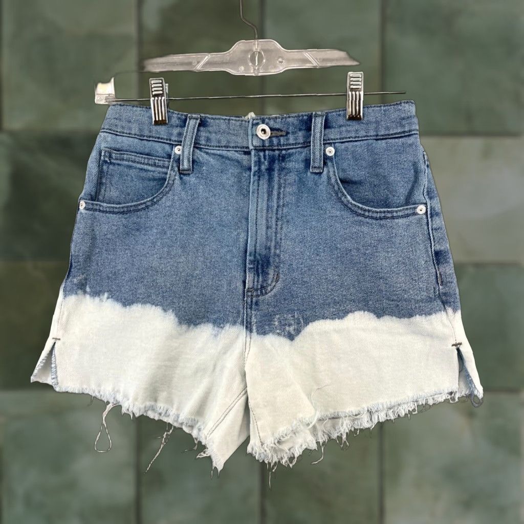 Vintage VINTAGE Altar'd State Women's Shorts 5/27 High Rise Raw Hem Denim Casual Summer Spring Fall Blue 27 Women Size 27" / US 4 / IT 40 - 1 Thumbnail