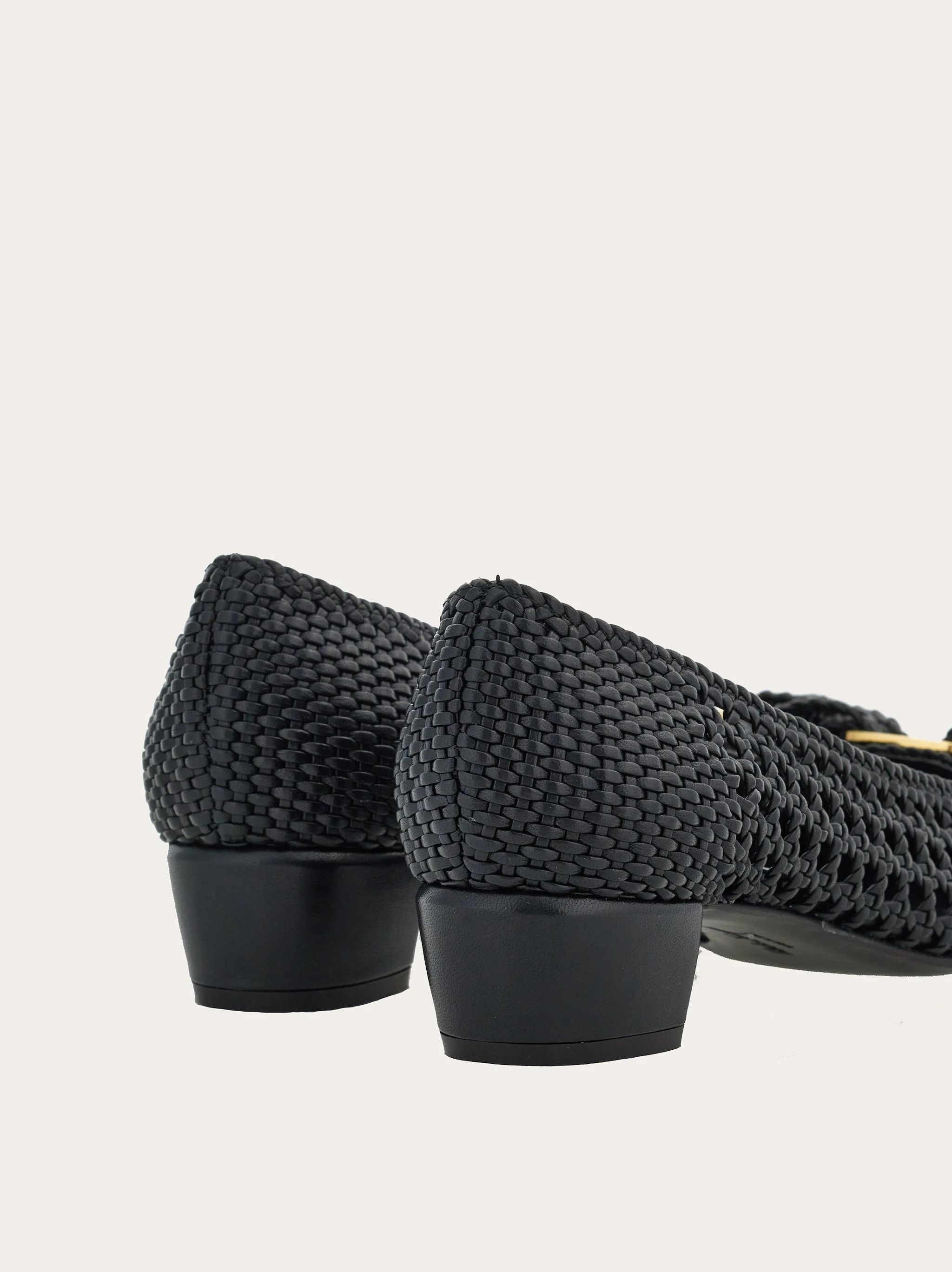Salvatore Ferragamo o1s1rm0924 Vara Woven Pumps in Black Size US 9.5 / IT 39.5 - 7 Thumbnail
