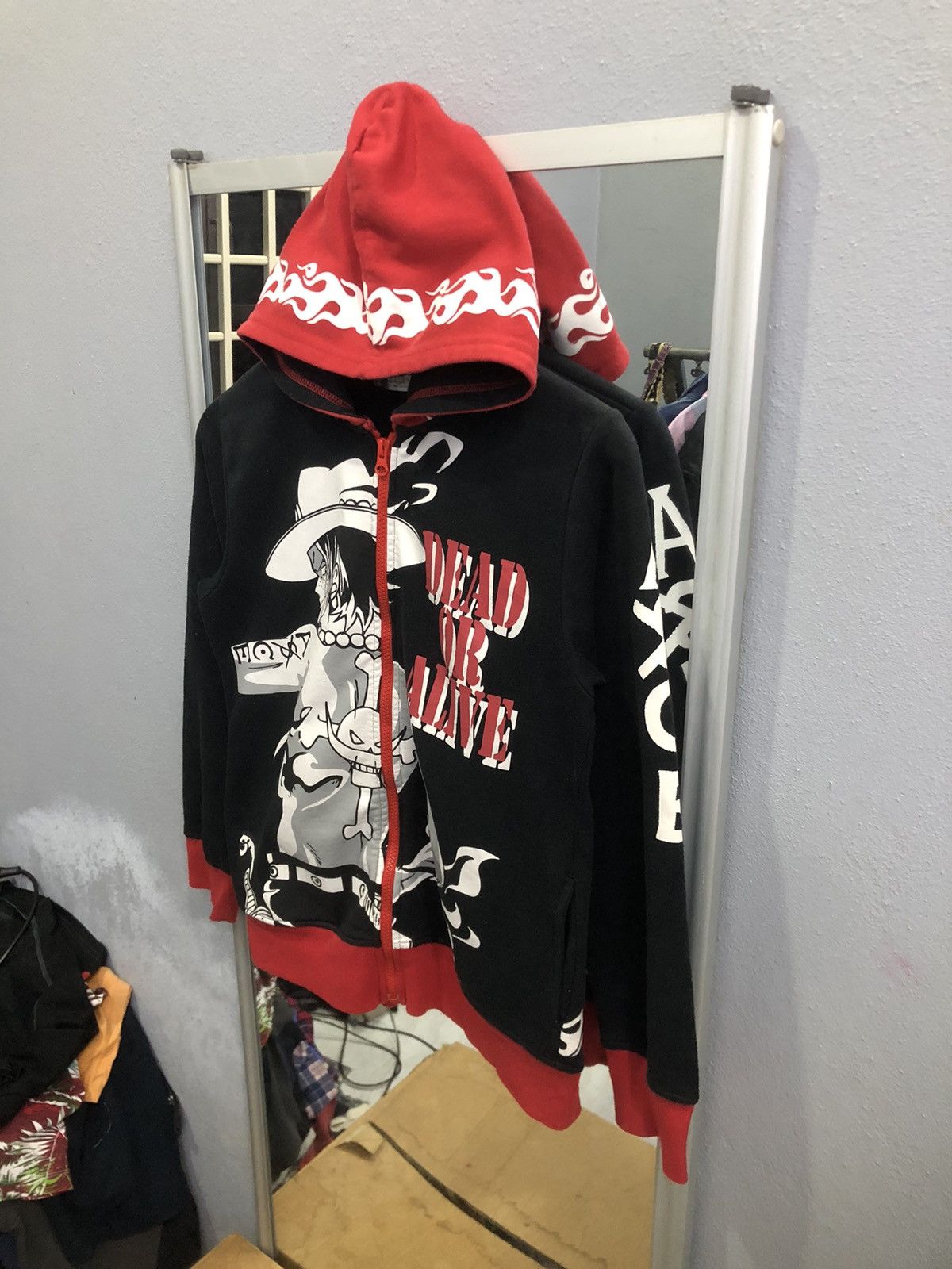 One Piece Vintage One Piece Portgas D. Ace Zip Hoodie Flame Red/Black Size US S / EU 44-46 / 1 - 2 Thumbnail