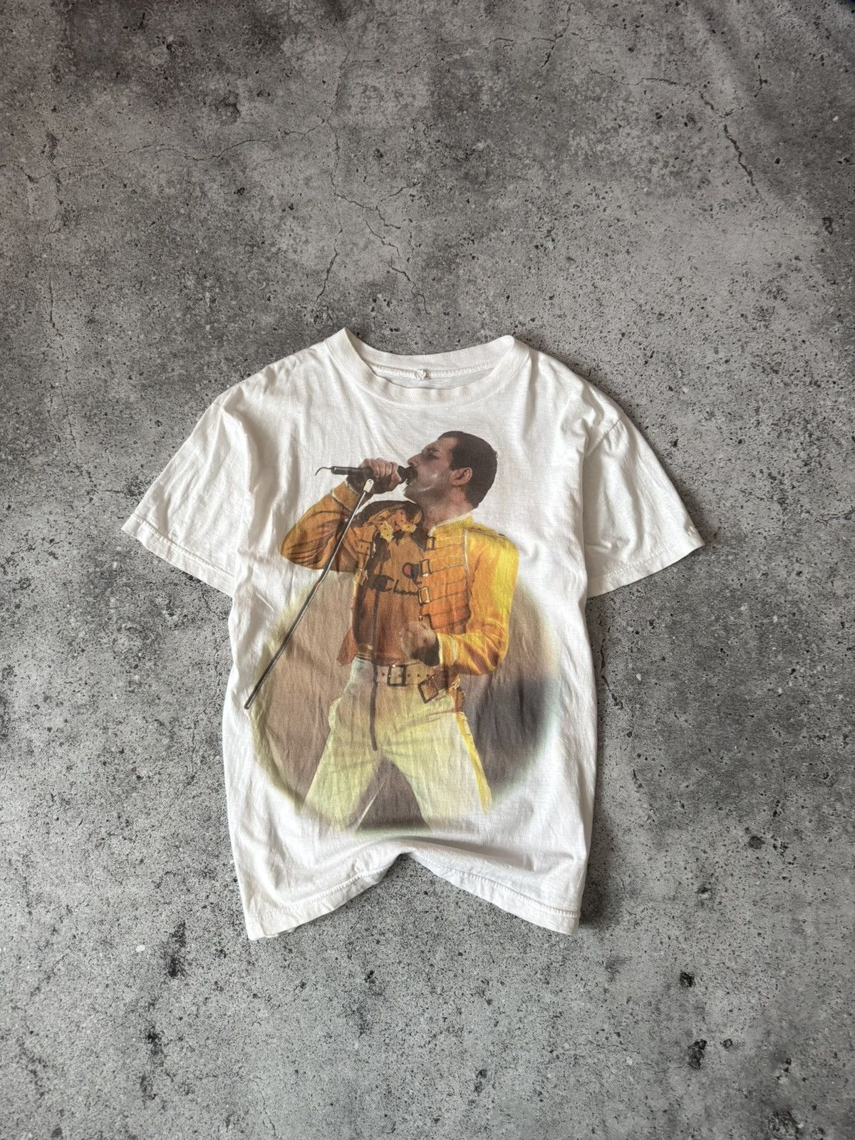 Band Tees 1992 Vintage Queen Freddie Mercury Tribute Concert T-Shirt Size US L / EU 52-54 / 3 - 1 Thumbnail