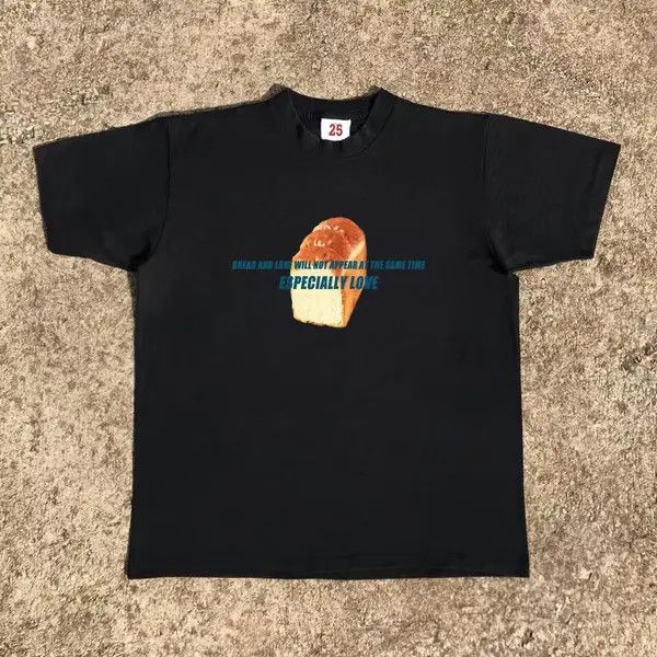Japanese Brand Black retro bread print t-shirt Size US M / EU 48-50 / 2 - 7 Thumbnail