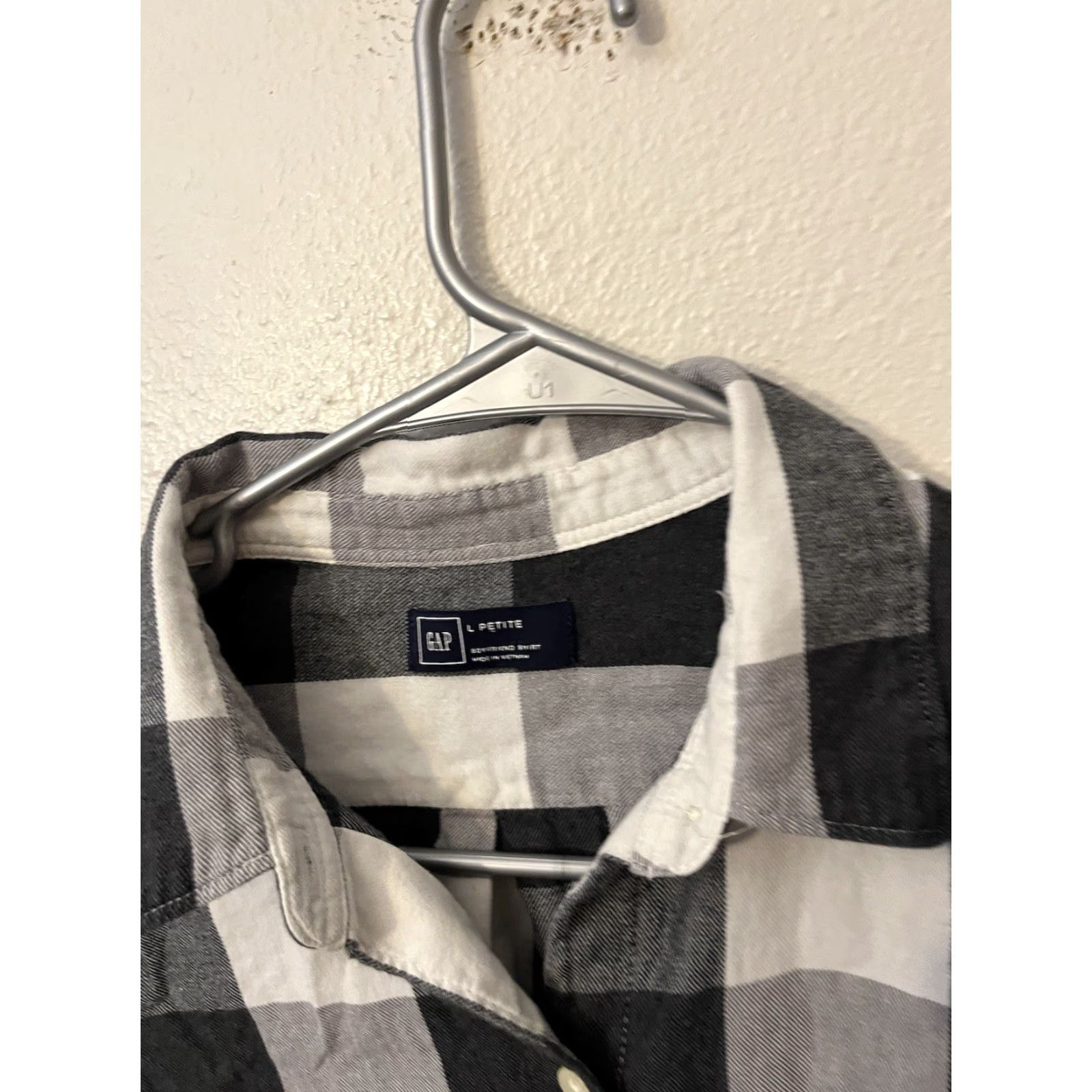 Gap Gap Button-Up Shirt Plaid Long Sleeve Collared Black White Size L Petite Women’s Shirt Petite Size L / US 10 / IT 46 - 2 Thumbnail