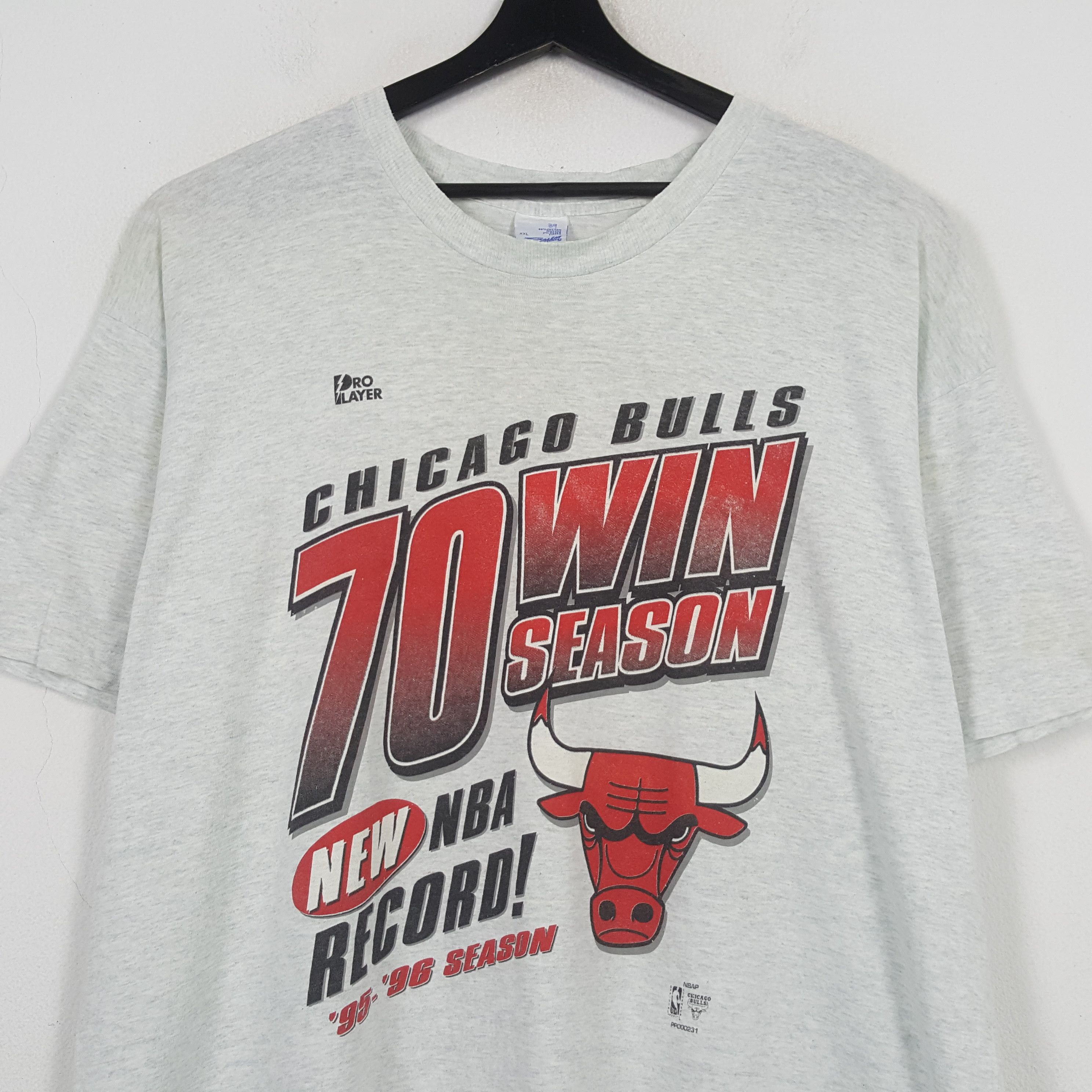 NBA Chicago Bulls Basketball Team Vintage Tshirt 31 Size US XXL / EU 58 / 5 - 2 Thumbnail