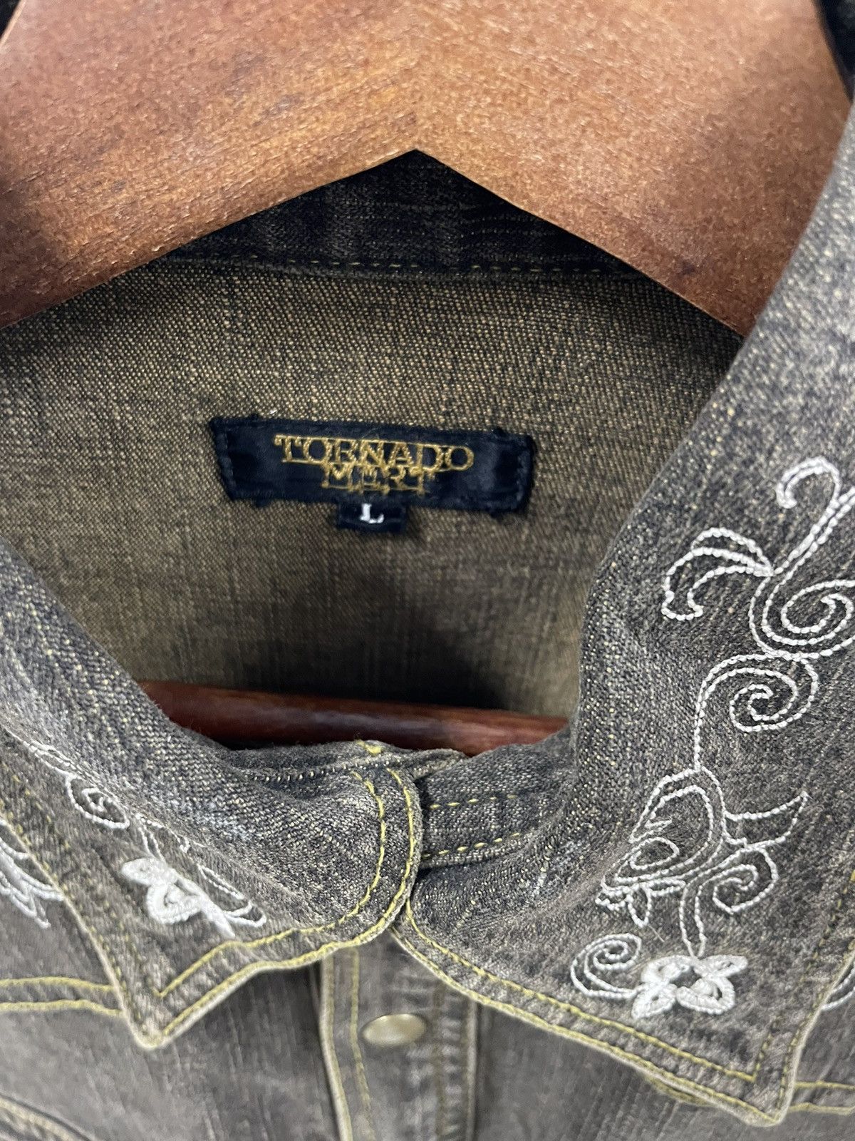 If Six Was Nine × Le Grande Bleu (L.G.B.) × Tornado Mart Tornado Mart Japan Tribal Denim Jacket Size US S / EU 44-46 / 1 - 7 Thumbnail