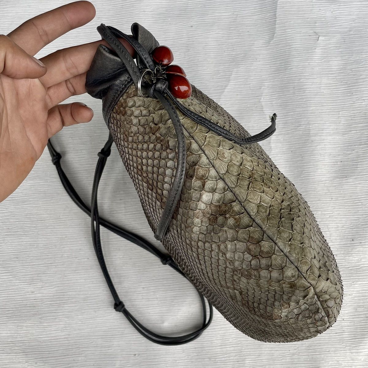 Leather Snake Skin Printed Leather Drawstring Sling Bag Size ONE SIZE - 4 Thumbnail