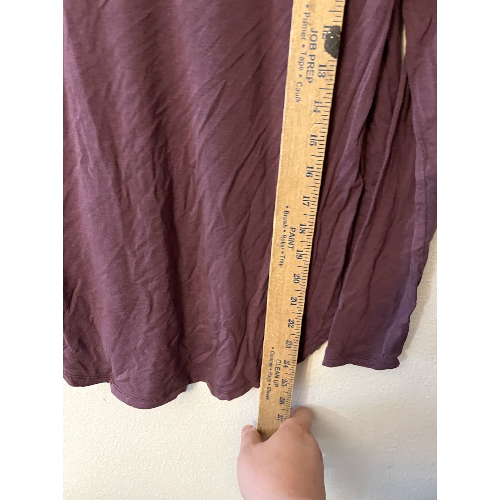 American Eagle Outfitters American Eagle Outfitters Shirt Womens Small V-Neck Maroon Long Sleeve T-Shirt Basic Casual Regular Man Made Modal设计 Size 28" / US 6 / IT 42 - 4 Thumbnail