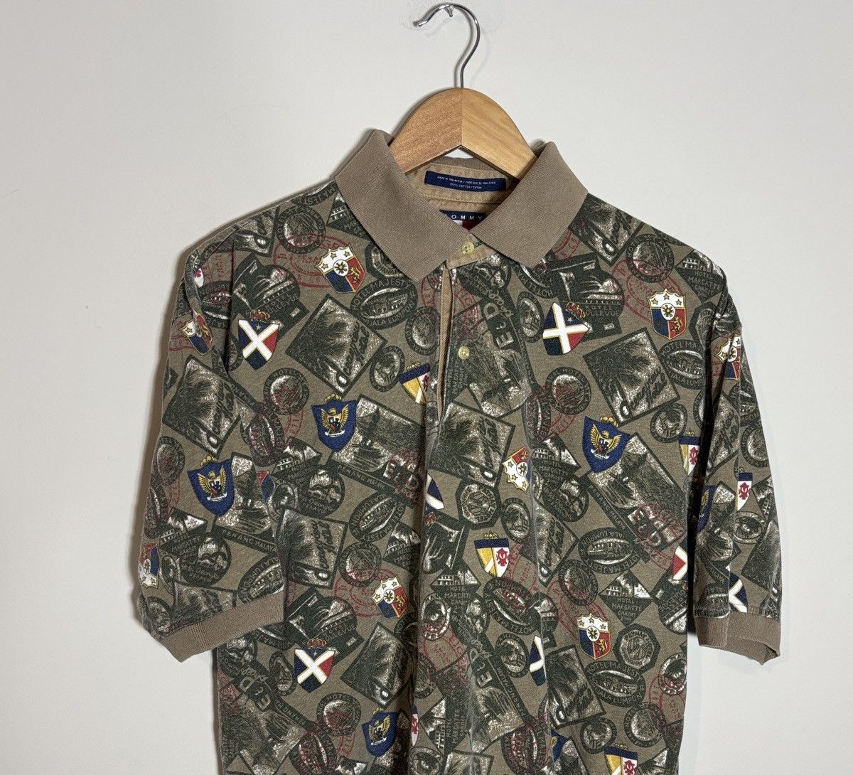 Tommy Hilfiger Vtg Tommy Hilfiger Polo Shirt L All Over Print Hotel Travel Size US L / EU 52-54 / 3 - 1 Thumbnail