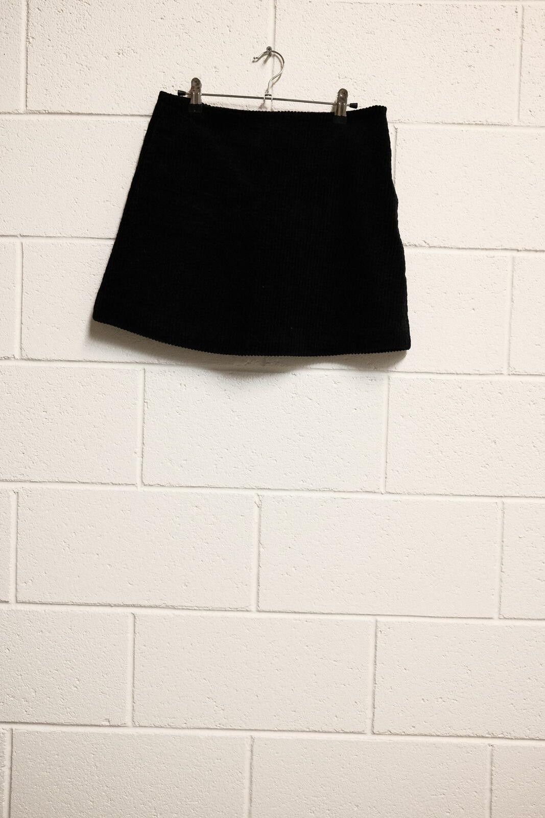 Gianni Valentino Ganni Black Corduroy Mini Skirt Size 28" / US 6 / IT 42 - 1 Thumbnail