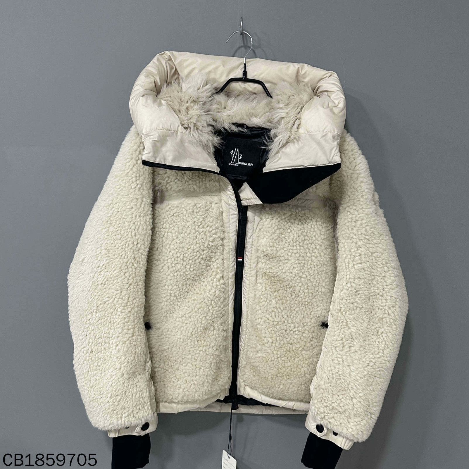 Moncler Moncler Down Heavy Coat s Men Size US S / EU 44-46 / 1 - 1 Thumbnail