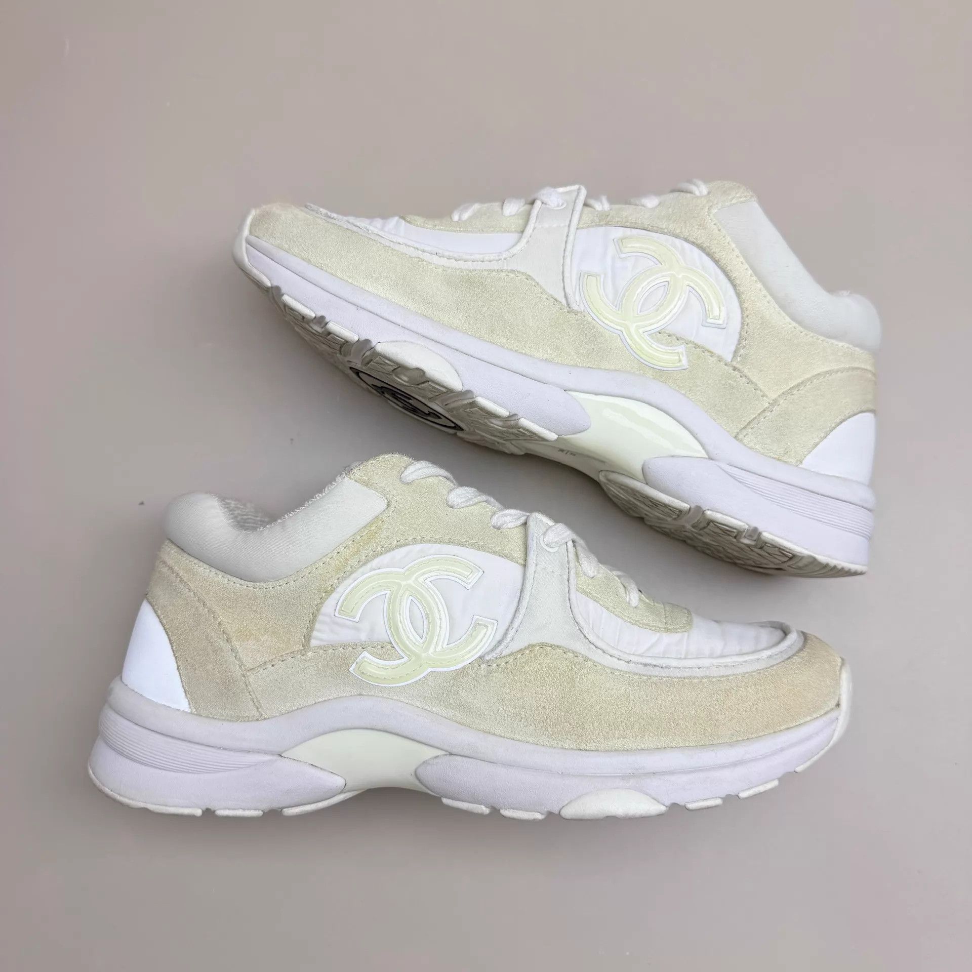 Chanel CHANEL Ivory CC Logo Casual Sneakers 38 95 New Size US 7.5 / IT 37.5 - 4 Thumbnail