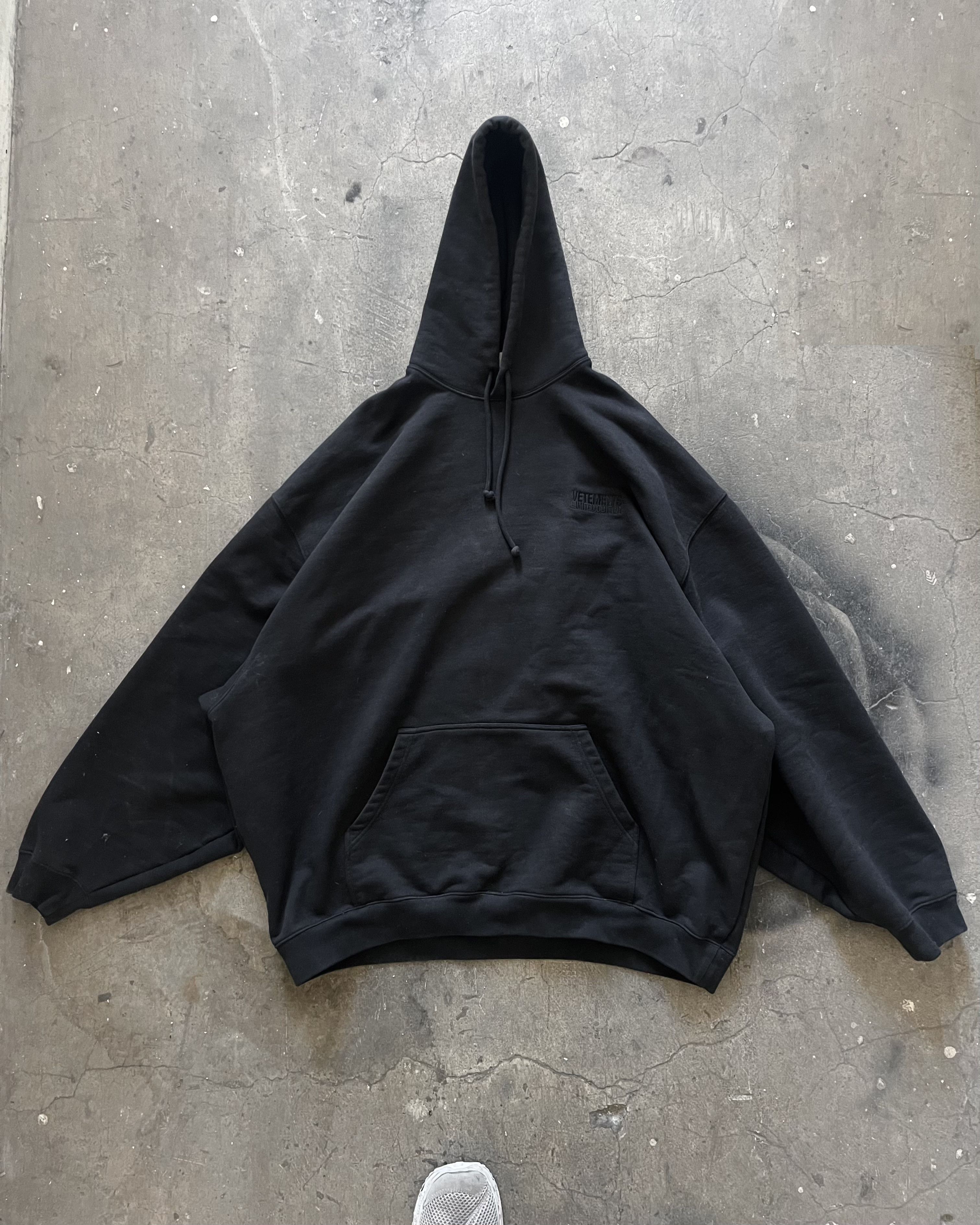 Vetements TONAL LOGO HOODIE Size US S / EU 44-46 / 1 - 1 Thumbnail