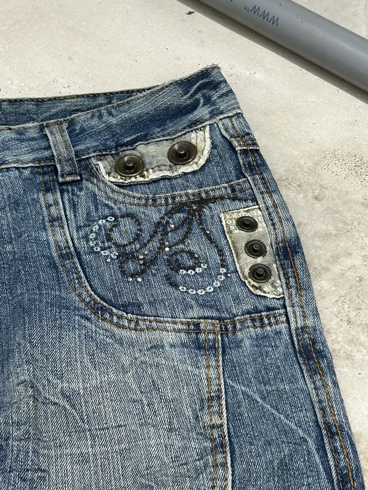20471120 × Hysteric Glamour × Japanese Brand JWYZ Pocketwork Baggy Distressed Clawn Mark Rivet Button Size US 32 / EU 48 - 9 Thumbnail