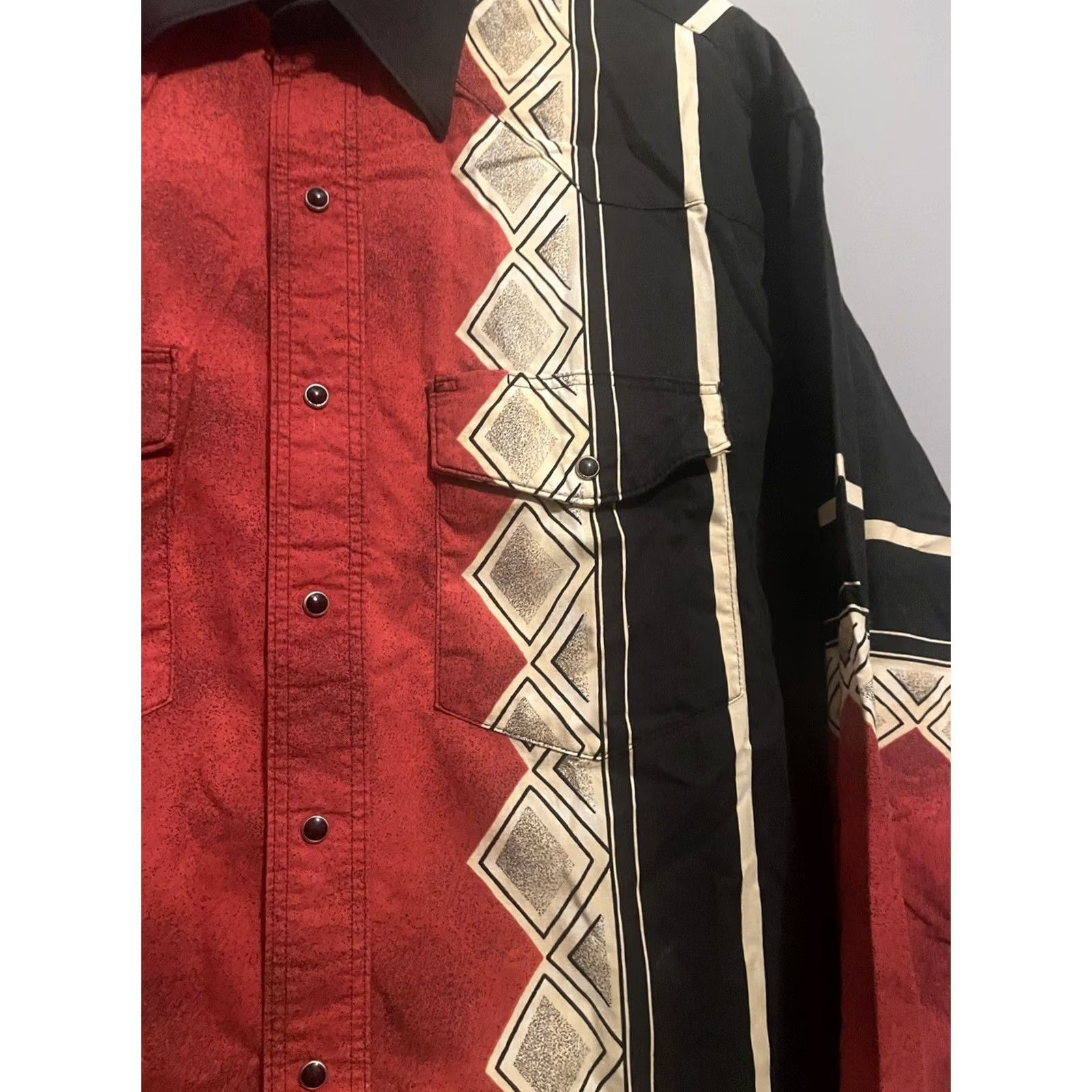 Wrangler VINTAGE Wrangler Mens XL Aztec Long Sleeve Pearl Snap Shirt Western Red B91 Size US XL / EU 56 / 4 - 6 Thumbnail