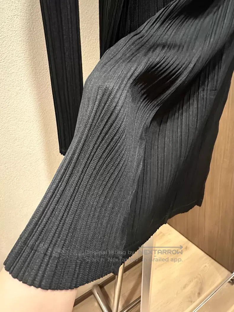 Issey Miyake Issey Miyake Black Ruched Top Size L / US 10 / IT 46 - 3 Thumbnail