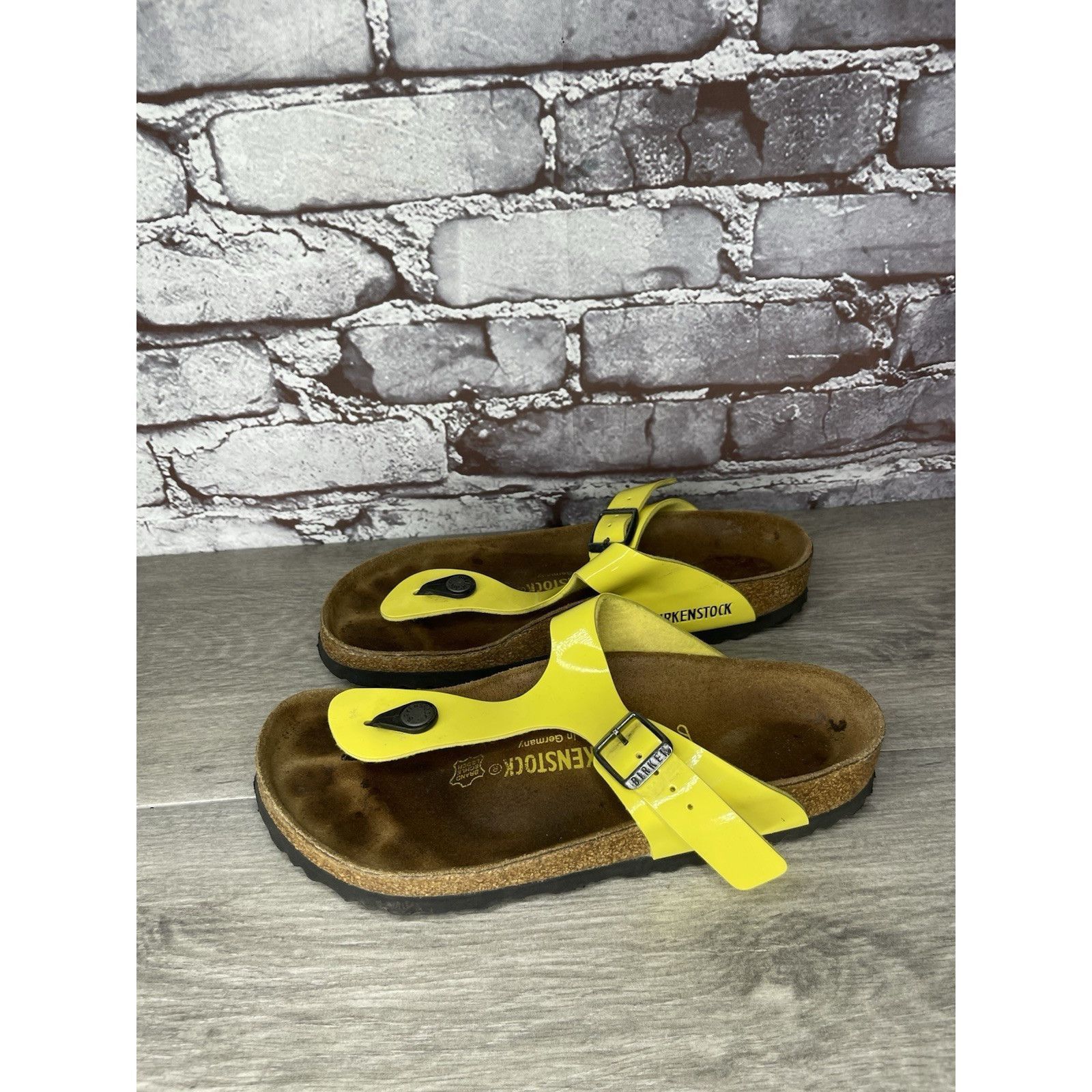 Birkenstock Birkenstock Gizeh Yellow Patent Leather Cork Slide Sandals W Size US 6.5 / IT 36.5 - 22 Thumbnail