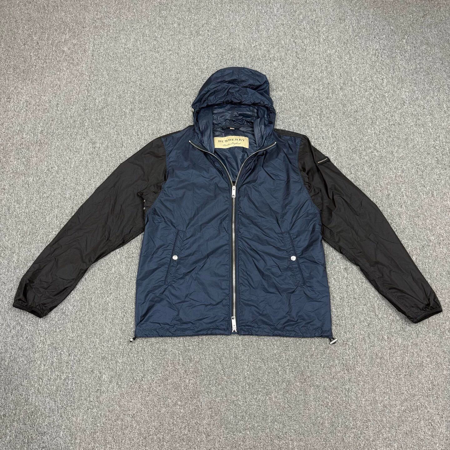 Burberry Burberry black blue colorblocked light windbreaker M Size US M / EU 48-50 / 2 - 1 Thumbnail