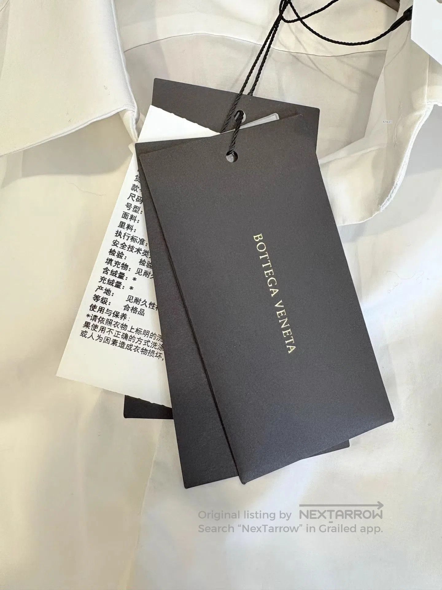 Bottega Veneta White Button. Size US XS / EU 42 / 0 - 5 Thumbnail