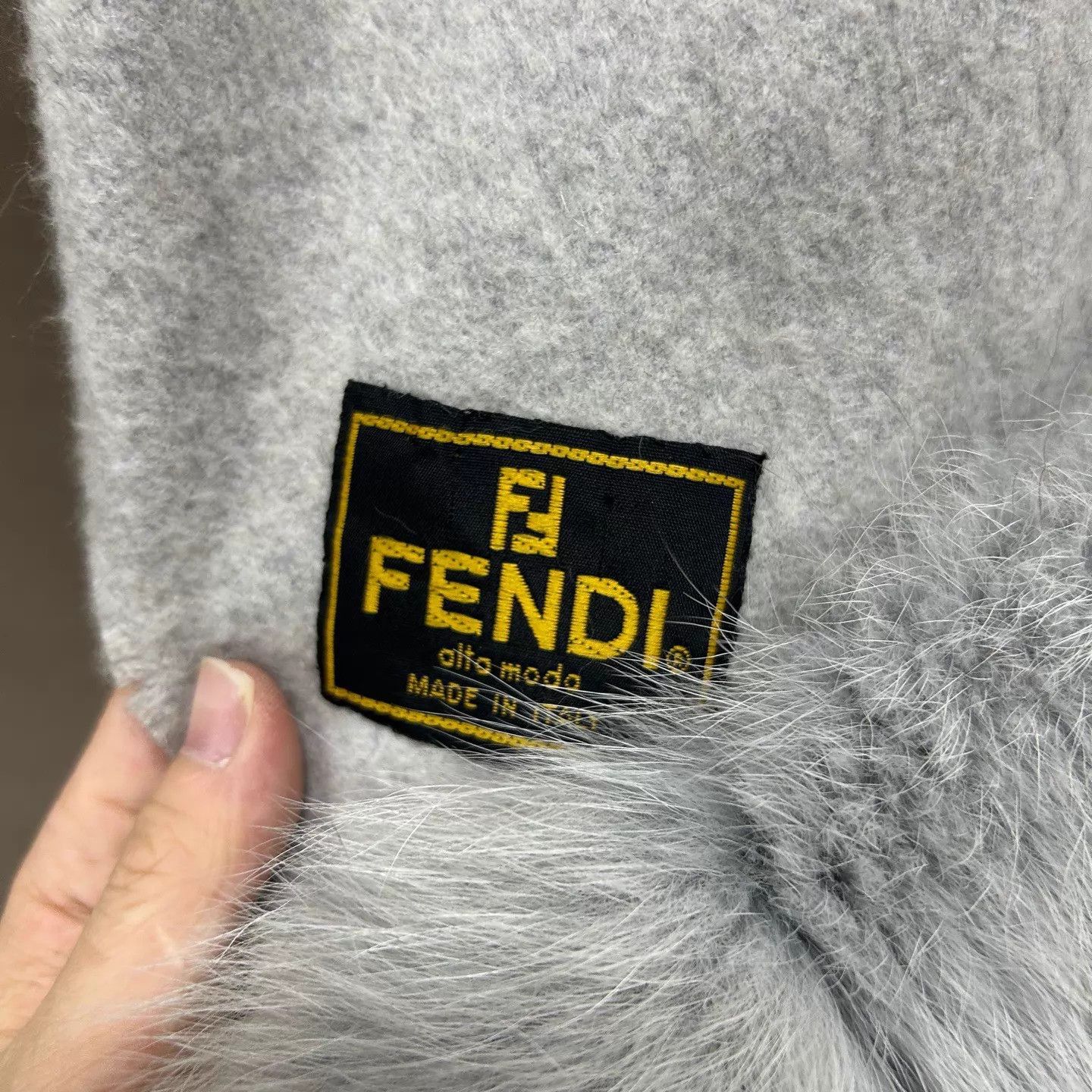 Fendi FENDI White Jade 99 New Cloak Size ONE SIZE - 4 Thumbnail