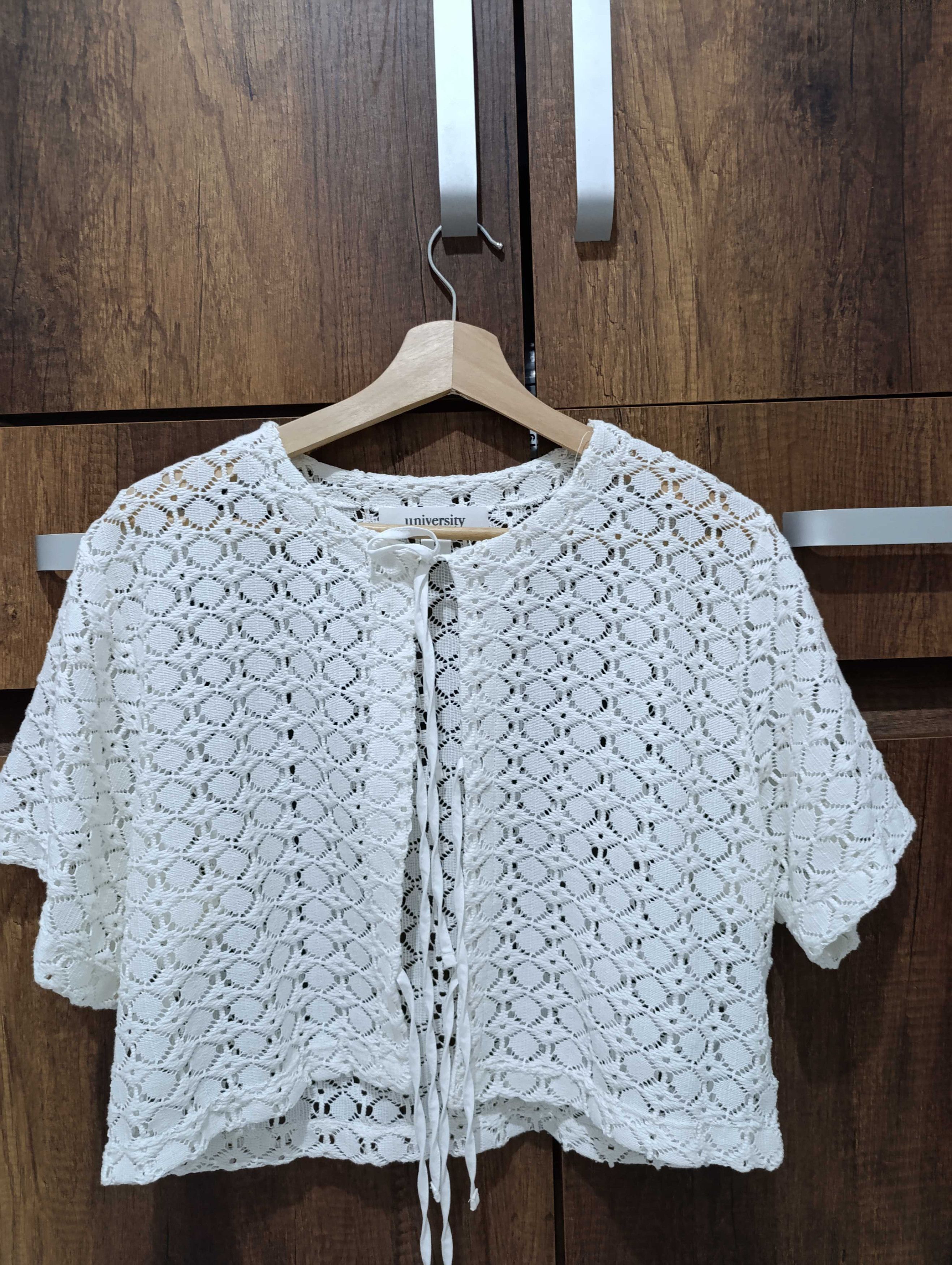 Other 3/4 Sleeve White Top with Tiny Holes and Front Straps Size M / US 6-8 / IT 42-44 - 3 Thumbnail