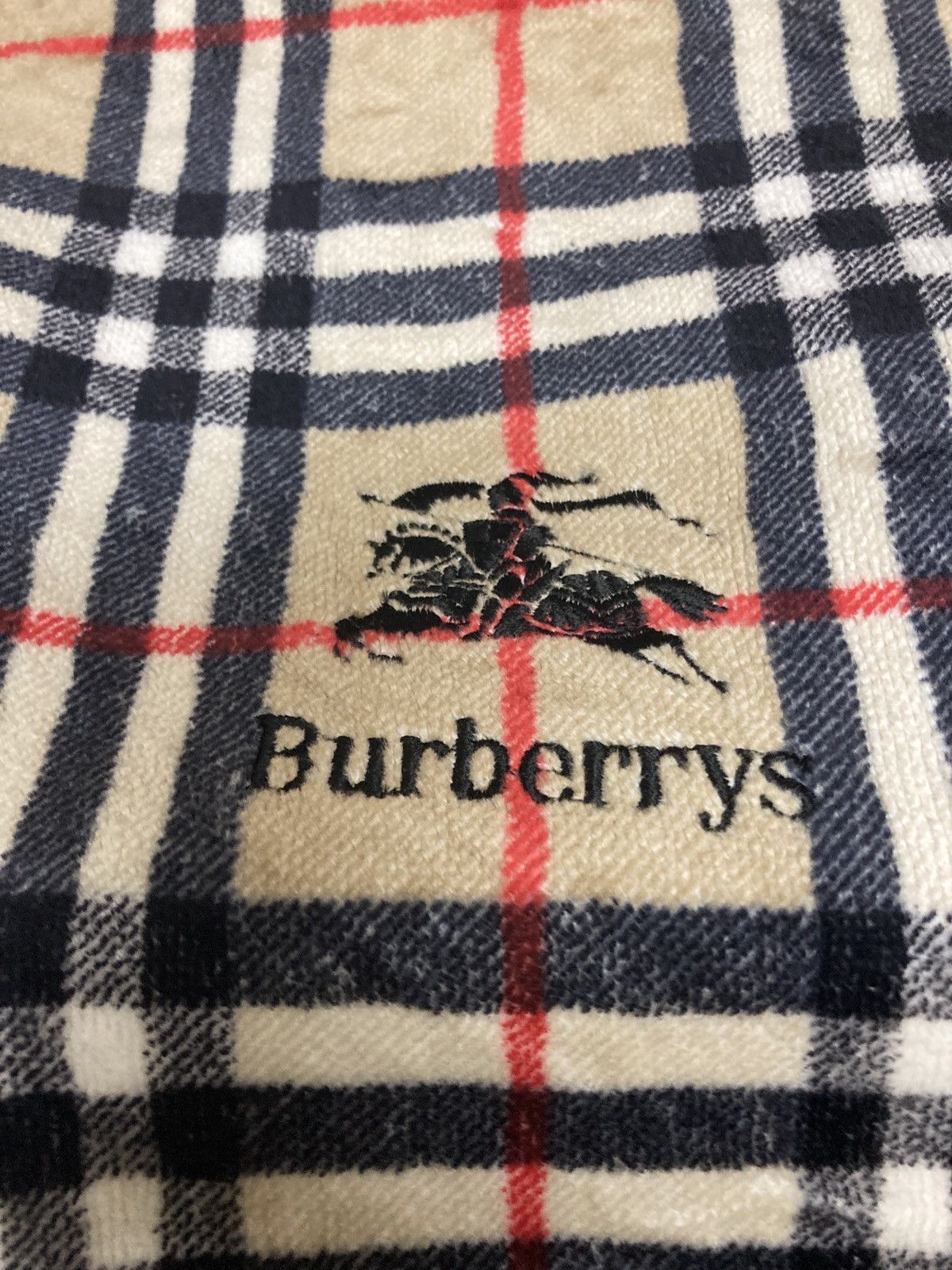 Japanese Brand Burberrys towel Size ONE SIZE - 7 Thumbnail