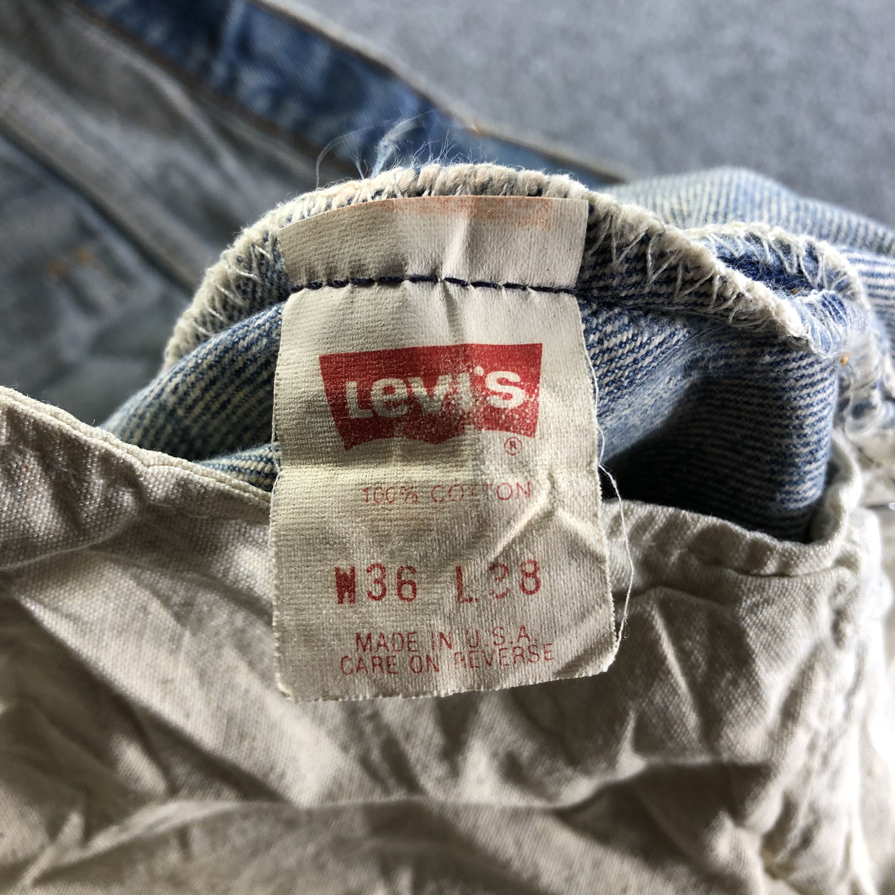 Levi's Vintage Levis 501 Jeans-J3598 Size US 35 - 12 Thumbnail