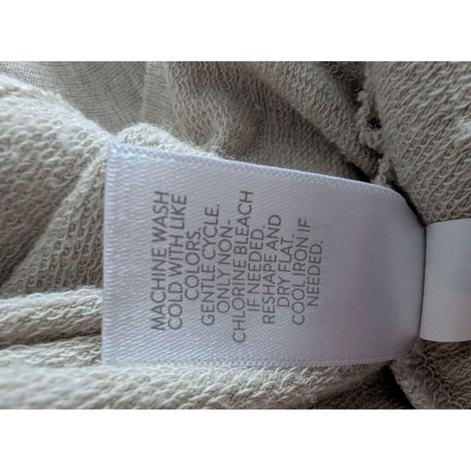 Buttero Pure Jill Butter Soft Top Women's XS Leaf Print Button Detail Size XS / US 0-2 / IT 36-38 - 6 Thumbnail