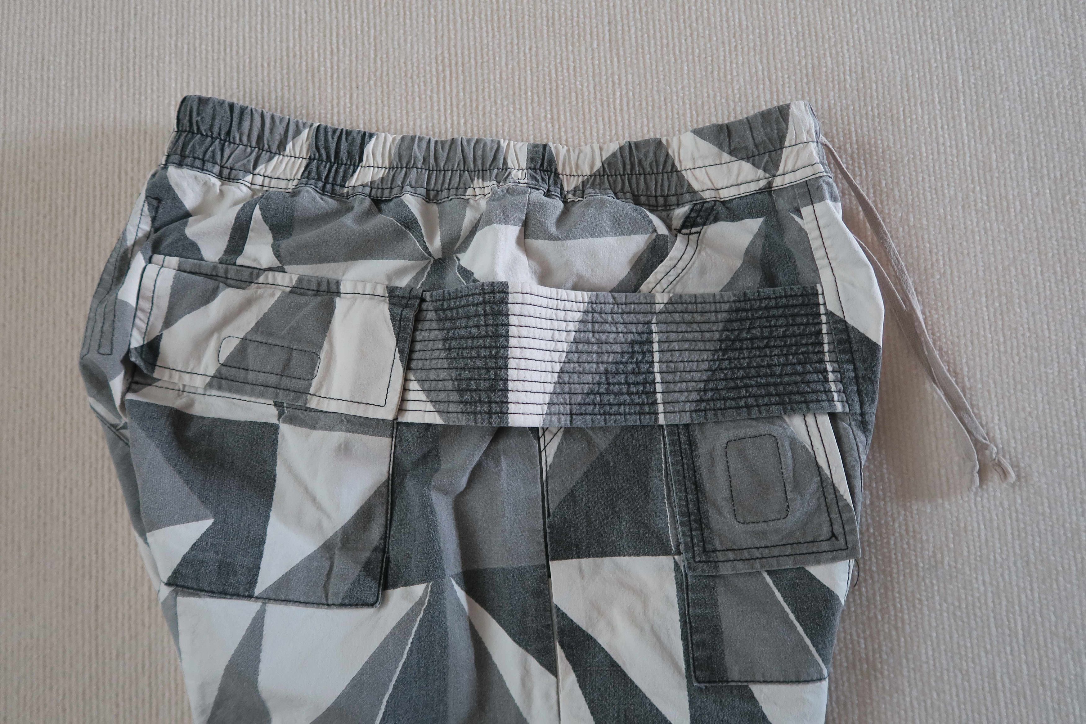 Rick Owens Drkshdw Rick Owens Drkshdw Geometric Creatch Pod Shorts Size US 34 / EU 50 - 4 Thumbnail