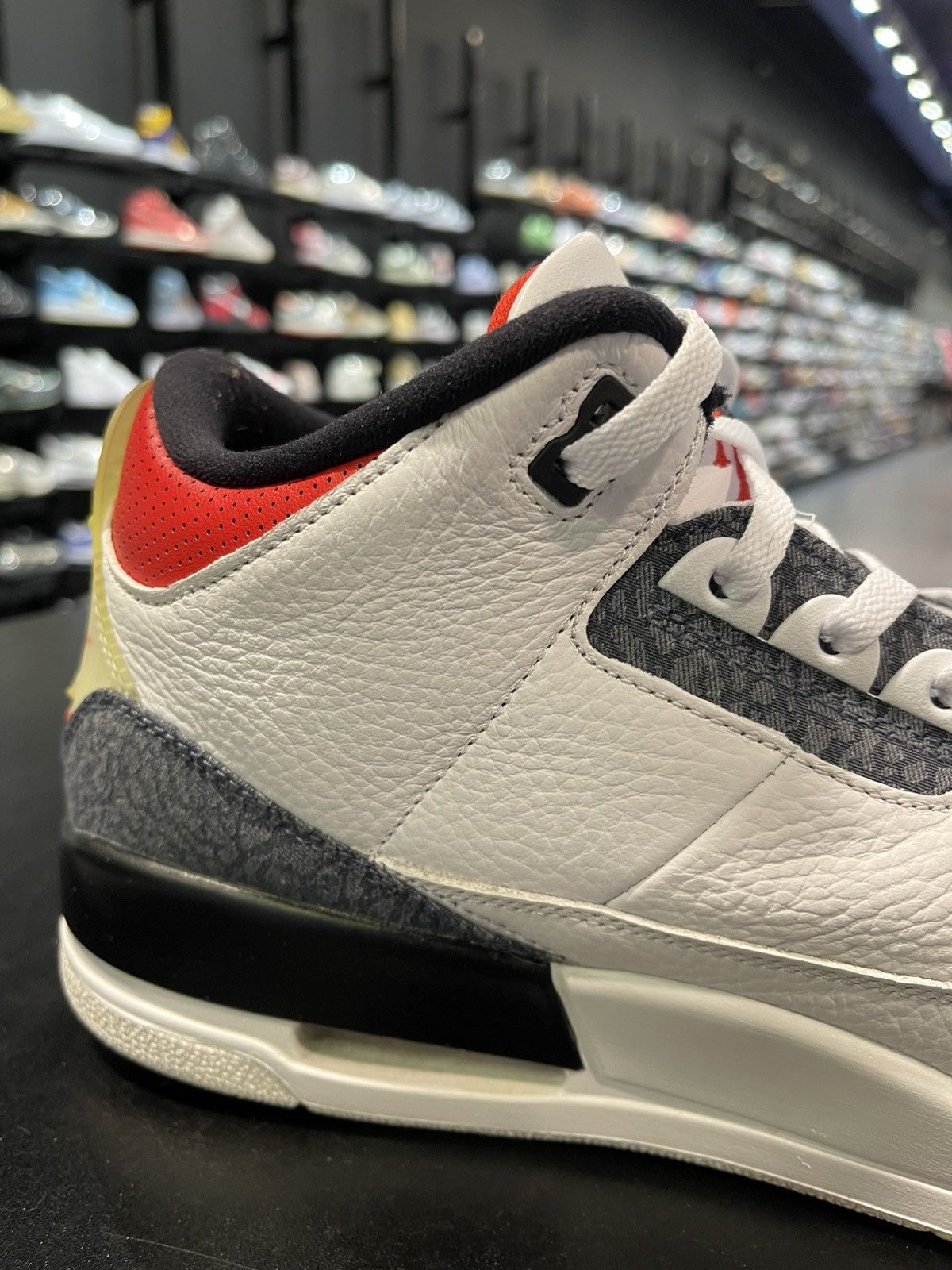 Jordan Brand Size 13 - Jordan 3 Retro SE Fire Red Denim Size US 13 / EU 46 - 7 Thumbnail