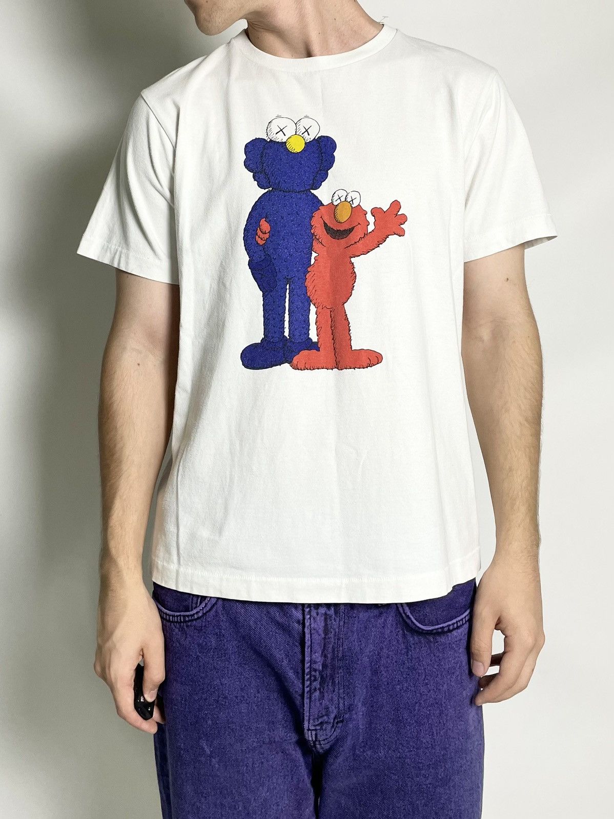 Kaws × Uniqlo Uniqlo x KAWS 👾 companion sesame street white tee t-shirt Size US M / EU 48-50 / 2 - 2 Thumbnail